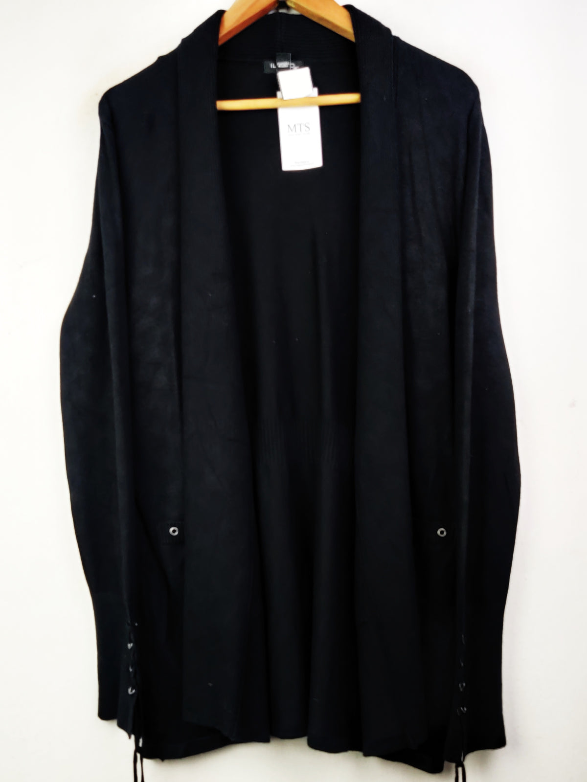Buy online pre-used pre-loved 100% authentic & Original branded Ilanco (LC-3744) available in Pakistan. Top international brands avilable.
