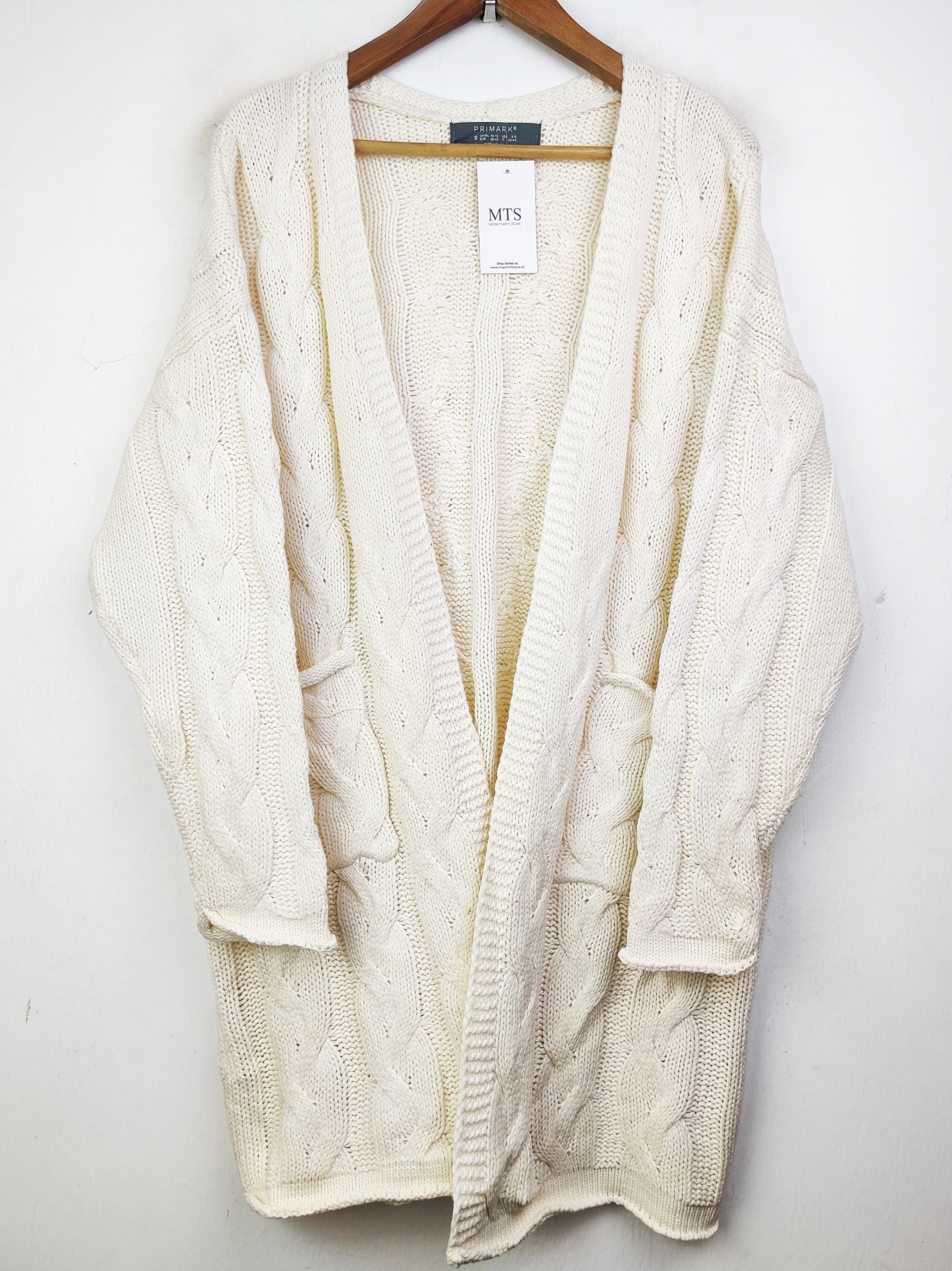 Buy online pre-used pre-loved 100% authentic & Original branded Primark (LC-3796) available in Pakistan. Top international brands avilable.