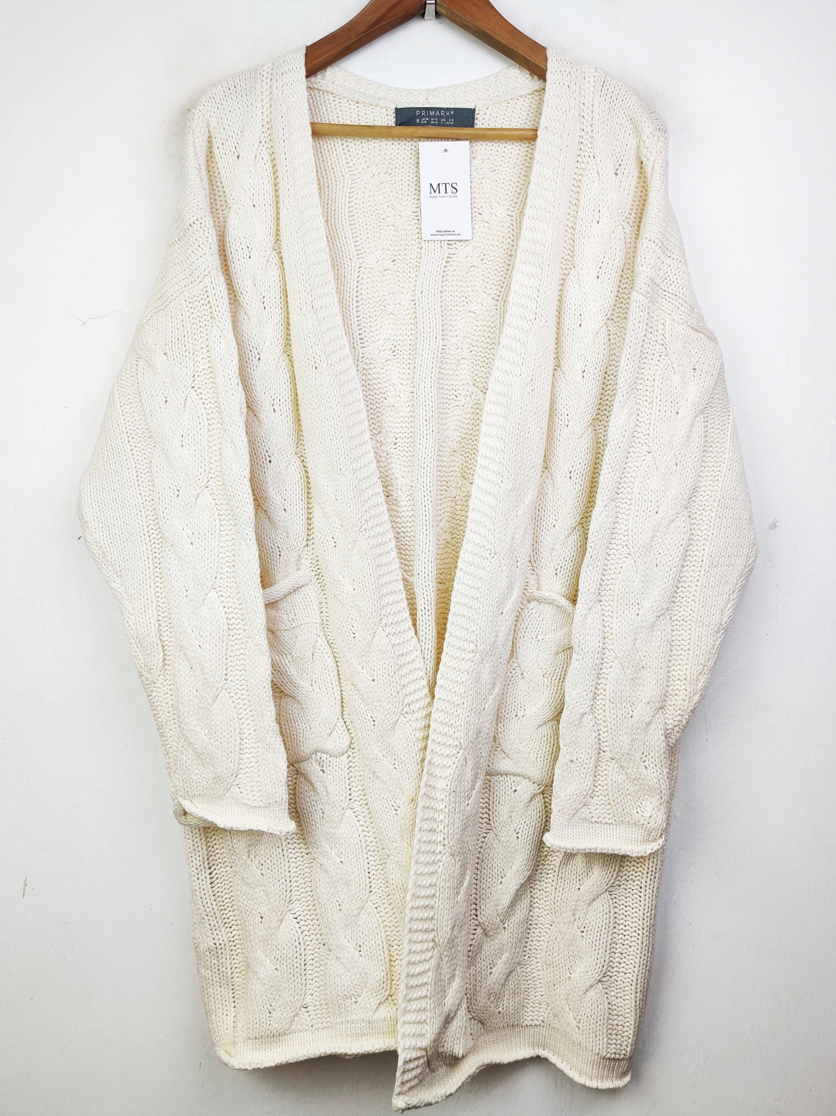 Buy online pre-used pre-loved 100% authentic & Original branded Primark (LC-3796) available in Pakistan. Top international brands avilable.