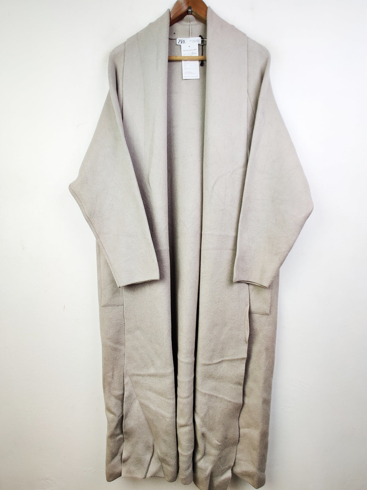Buy online pre-used pre-loved 100% authentic & Original branded Zara (LC-3822) available in Pakistan. Top international brands avilable.