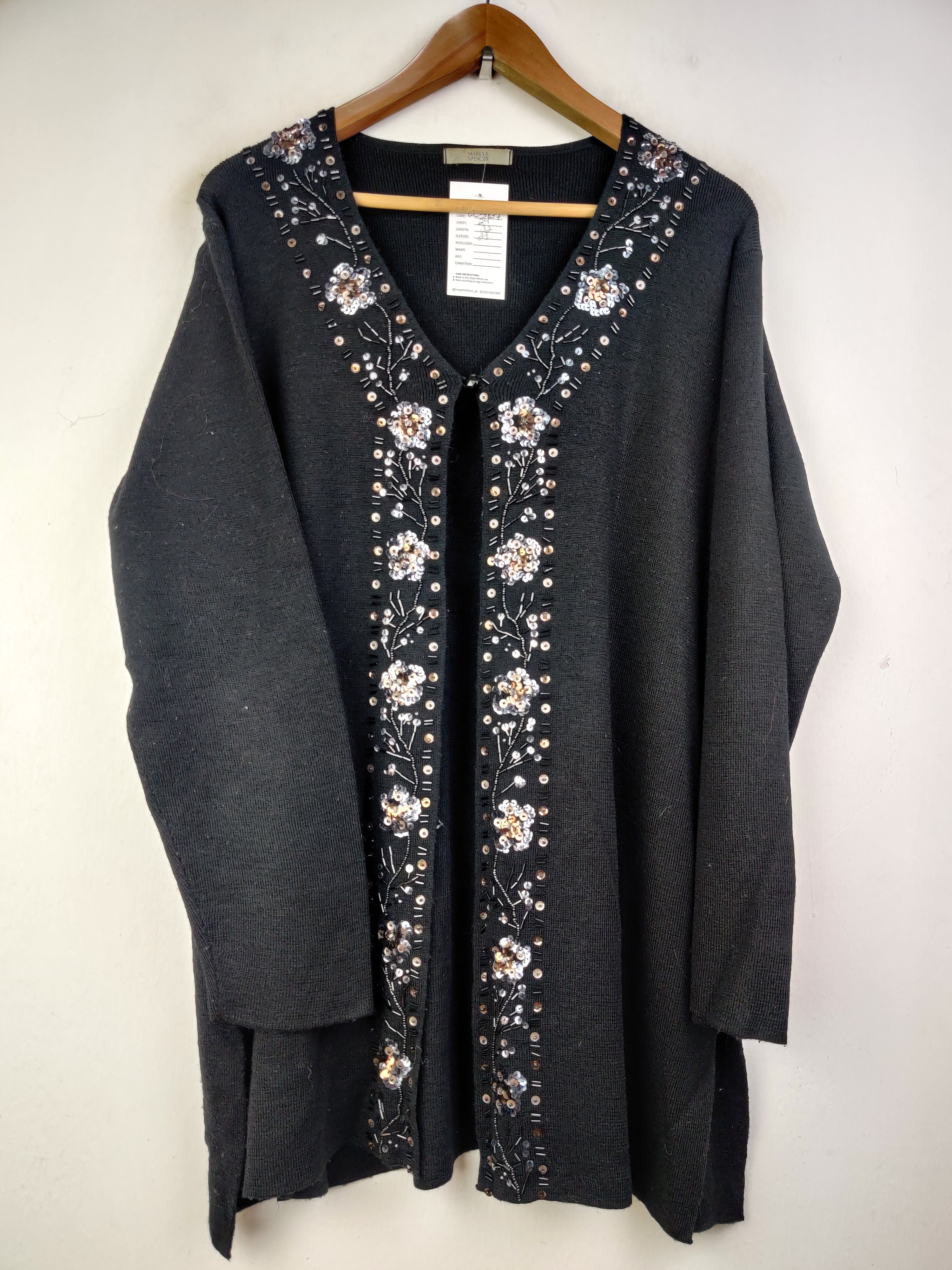 Buy online pre-used pre-loved 100% authentic & Original branded Marks & Spencer (LC-3837) available in Pakistan. Top international brands avilable.