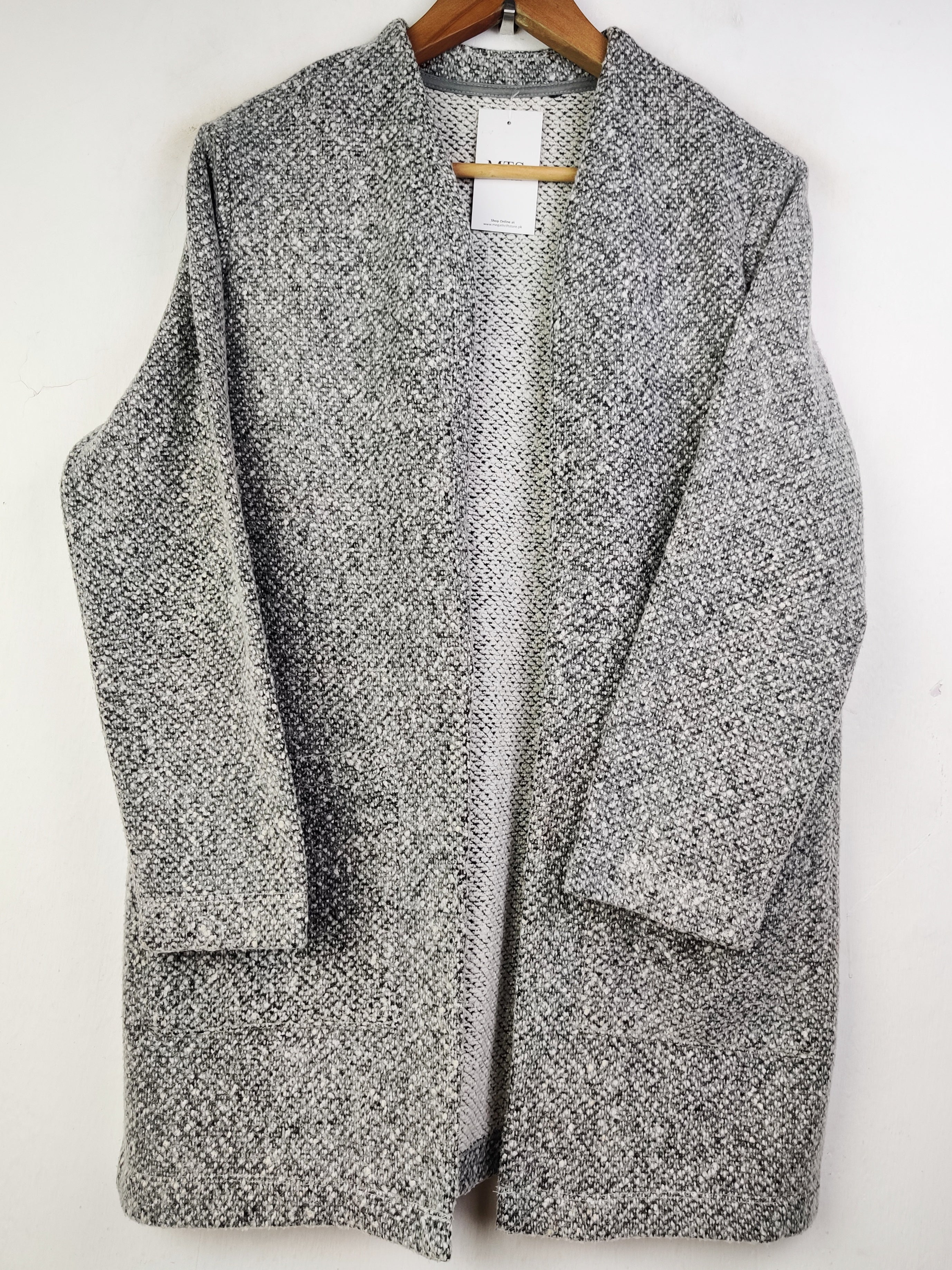 Buy online pre-used pre-loved 100% authentic & Original branded Dunnes (LC-3846) available in Pakistan. Top international brands avilable.