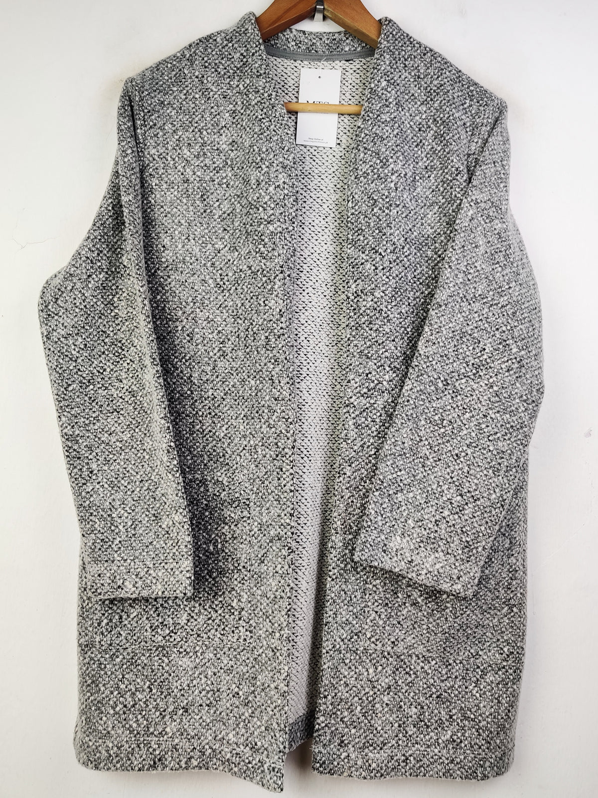 Buy online pre-used pre-loved 100% authentic & Original branded Dunnes (LC-3846) available in Pakistan. Top international brands avilable.