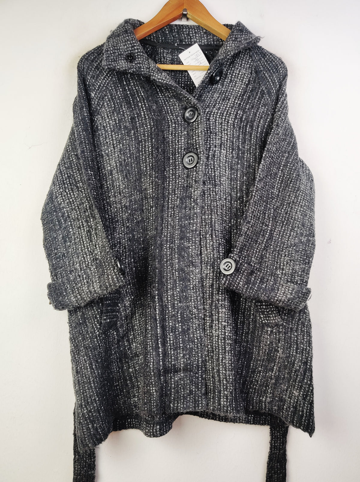 Buy online pre-used pre-loved 100% authentic & Original branded Unknown Brand (LC-3853) available in Pakistan. Top international brands avilable.