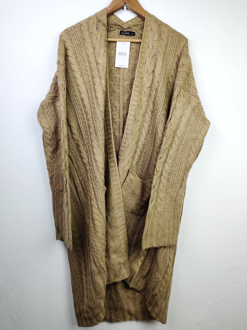 Buy online pre-used pre-loved 100% authentic & Original branded Boohoo (LC-3869) available in Pakistan. Top international brands avilable.