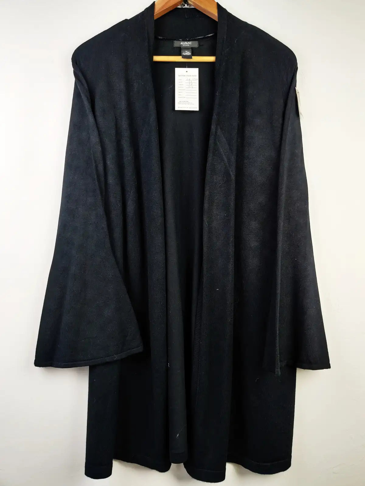 Buy online pre-used pre-loved 100% authentic & Original branded Alfani (LC-3959) available in Pakistan. Top international brands avilable.