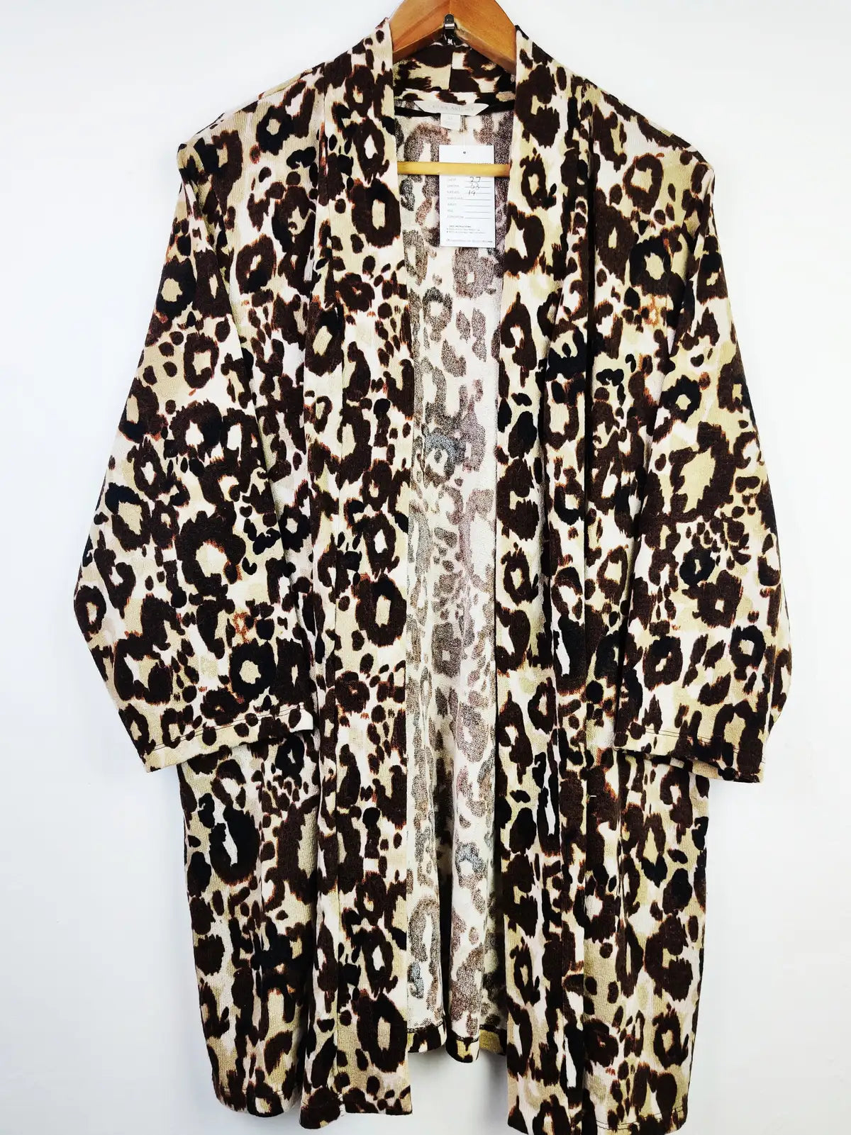 Buy online pre-used pre-loved 100% authentic & Original branded Laura Ashley (LC-3969) available in Pakistan. Top international brands avilable.