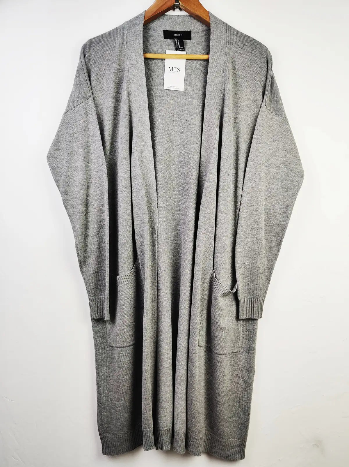 Buy online pre-used pre-loved 100% authentic & Original branded Forever 21 (LC-3990) available in Pakistan. Top international brands avilable.