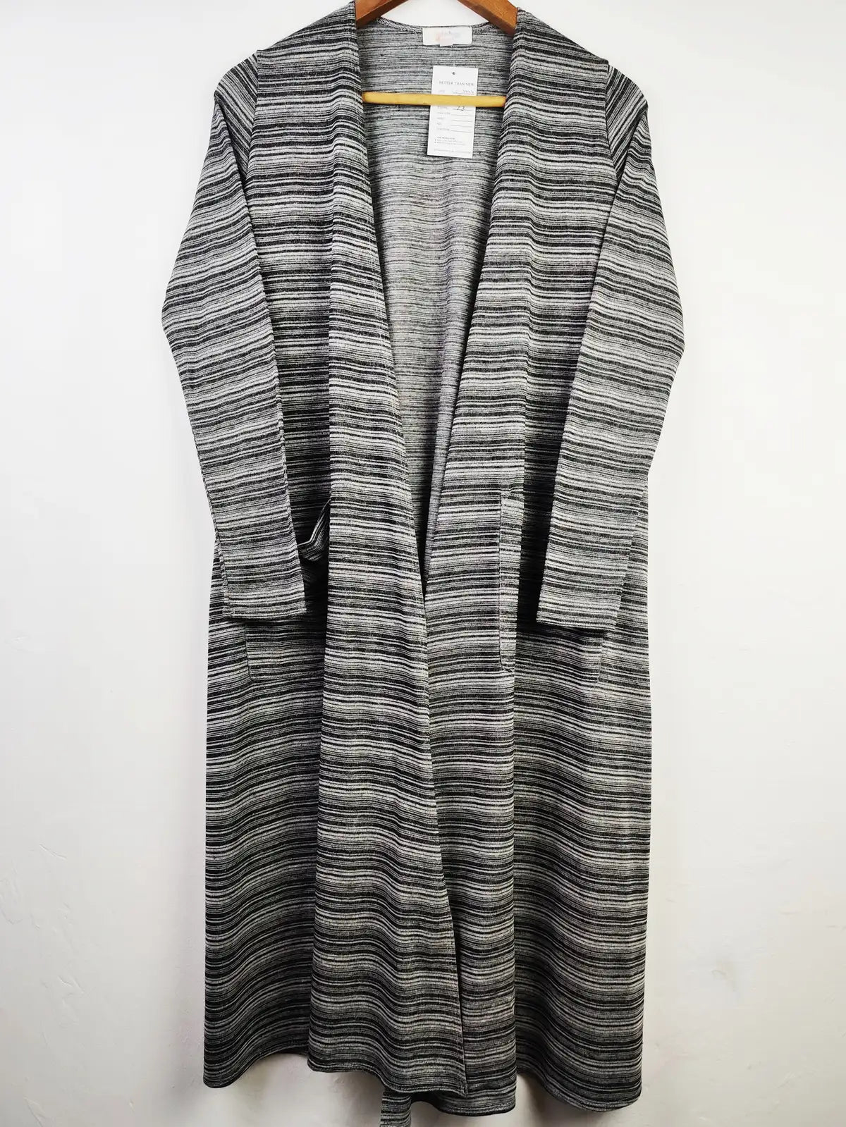 Buy online pre-used pre-loved 100% authentic & Original branded Lularoe (LC-3994) available in Pakistan. Top international brands avilable.