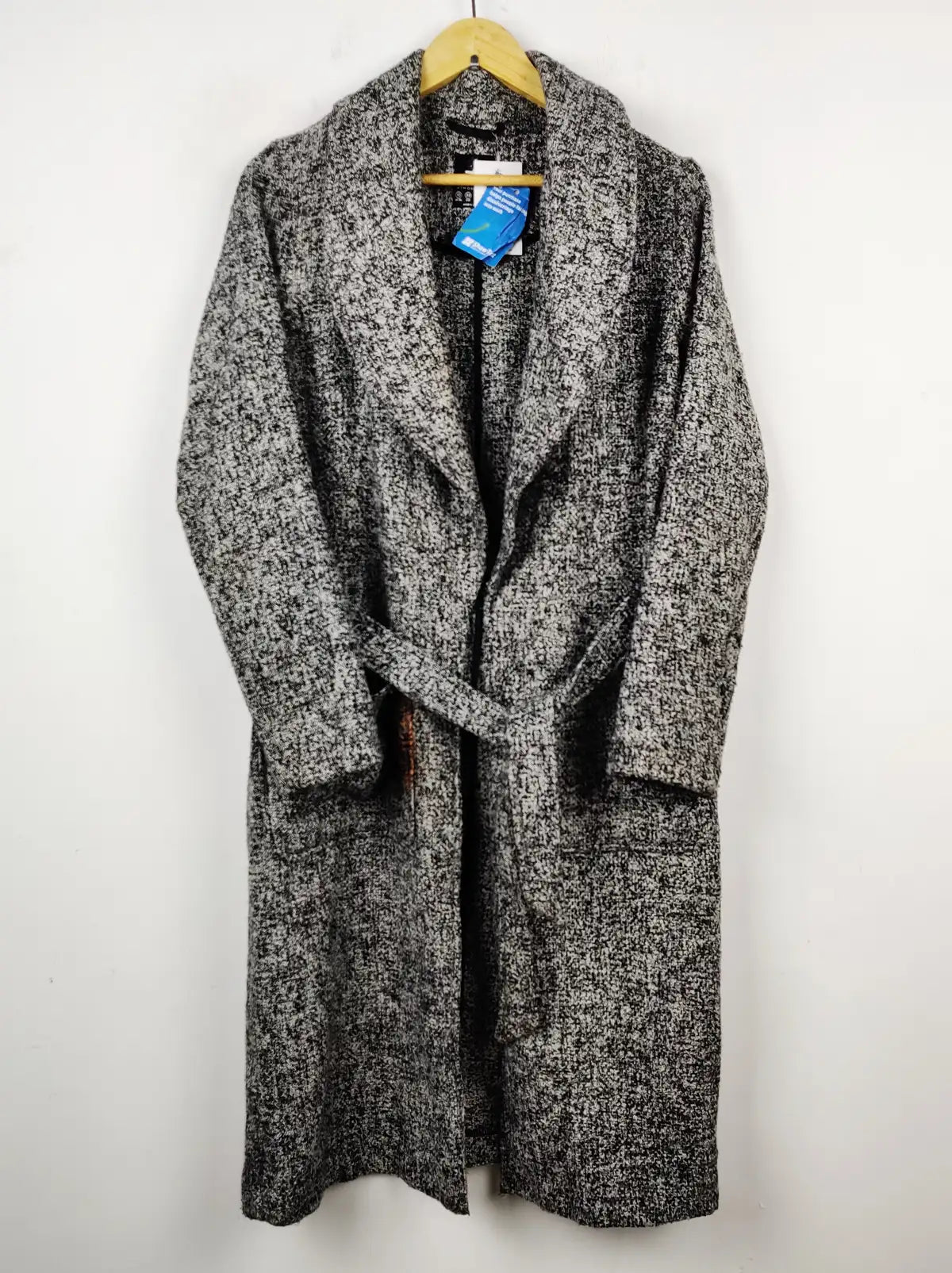 Buy online pre-used pre-loved 100% authentic & Original branded Primark (LC-4007) available in Pakistan. Top international brands avilable.