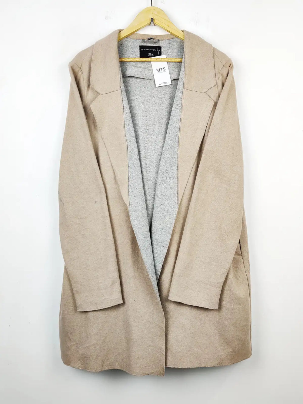Buy online pre-used pre-loved 100% authentic & Original branded Dorothy Perkins (LC-4008) available in Pakistan. Top international brands avilable.