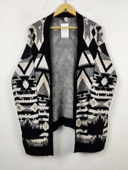Buy online pre-used pre-loved 100% authentic & Original branded H&M (LC-4030) available in Pakistan. Top international brands avilable.