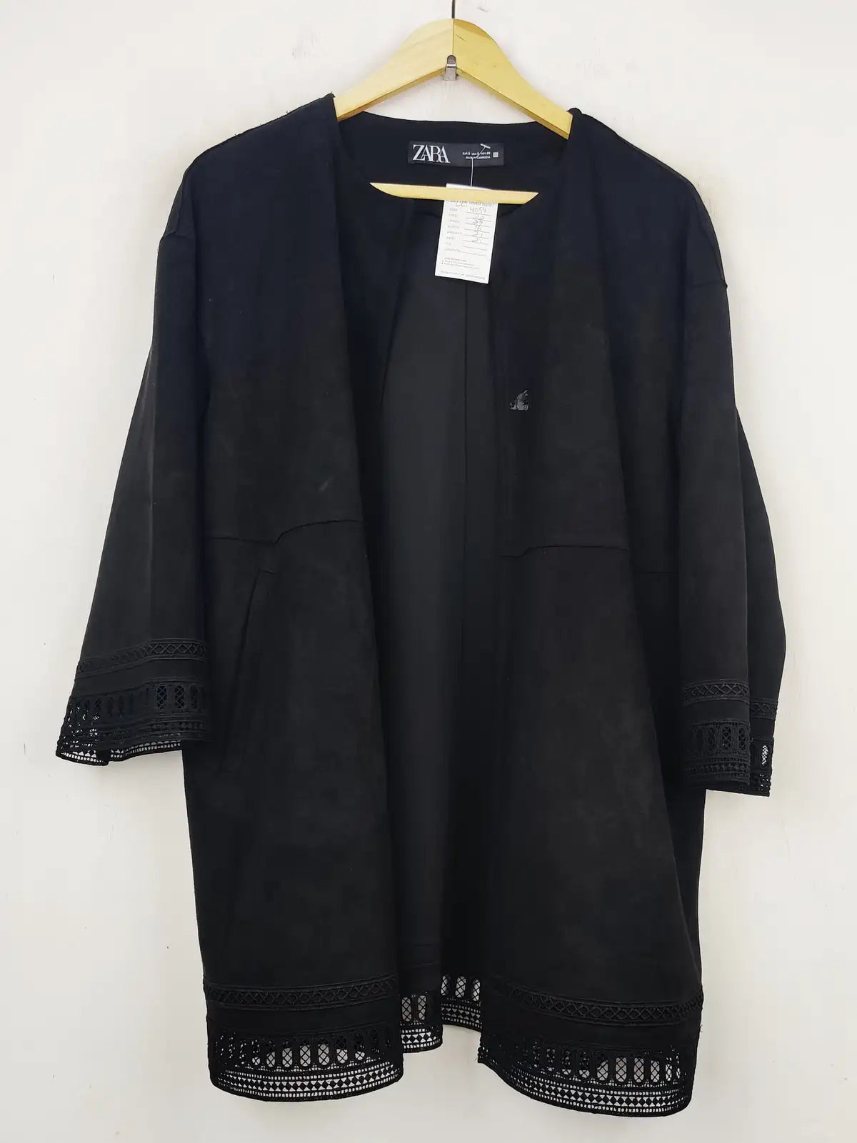 Buy online pre-used pre-loved 100% authentic & Original branded Zara (LC-4054) available in Pakistan. Top international brands avilable.