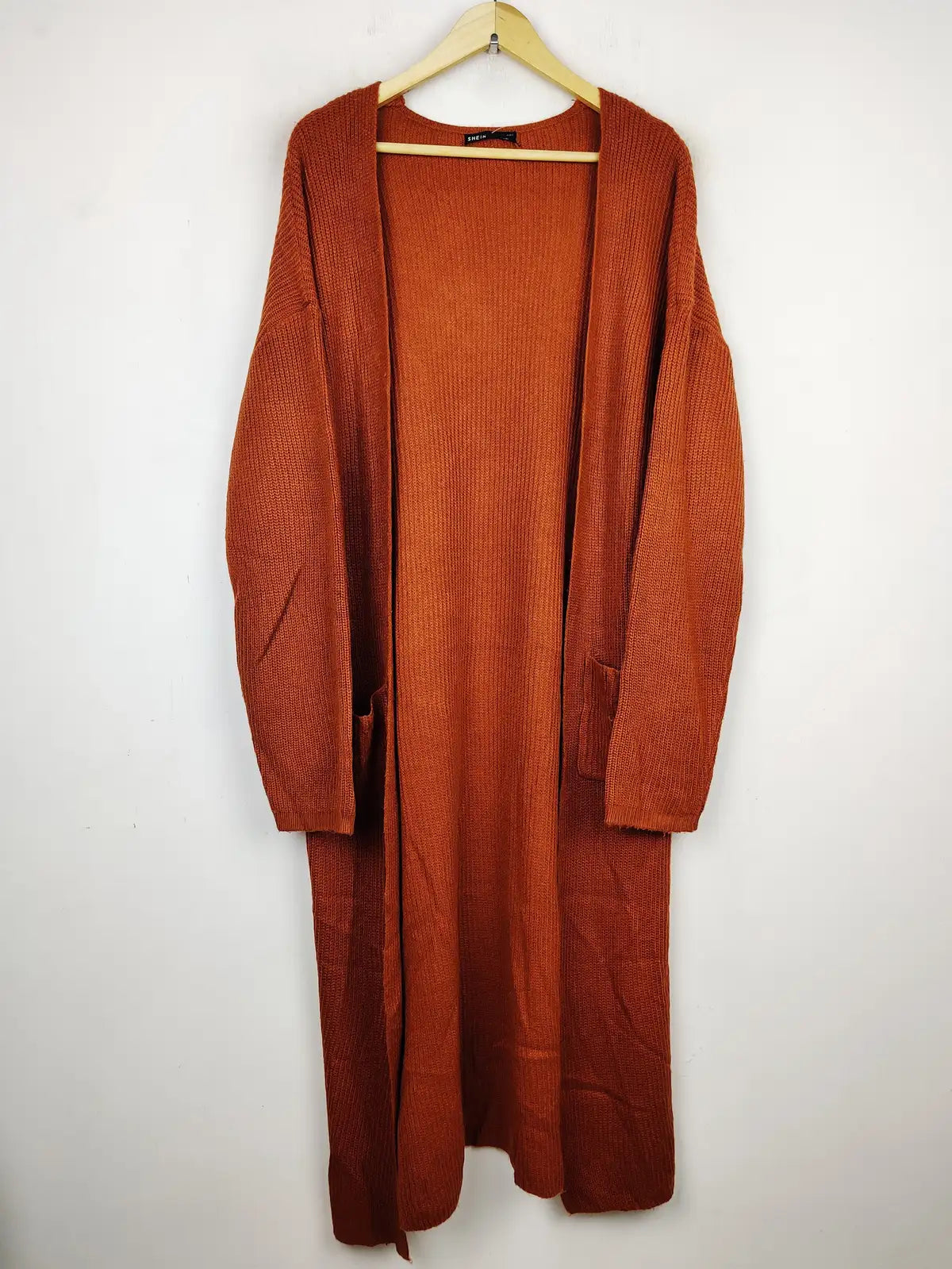 Buy online pre-used pre-loved 100% authentic & Original branded Shein (LC-4060) available in Pakistan. Top international brands avilable.