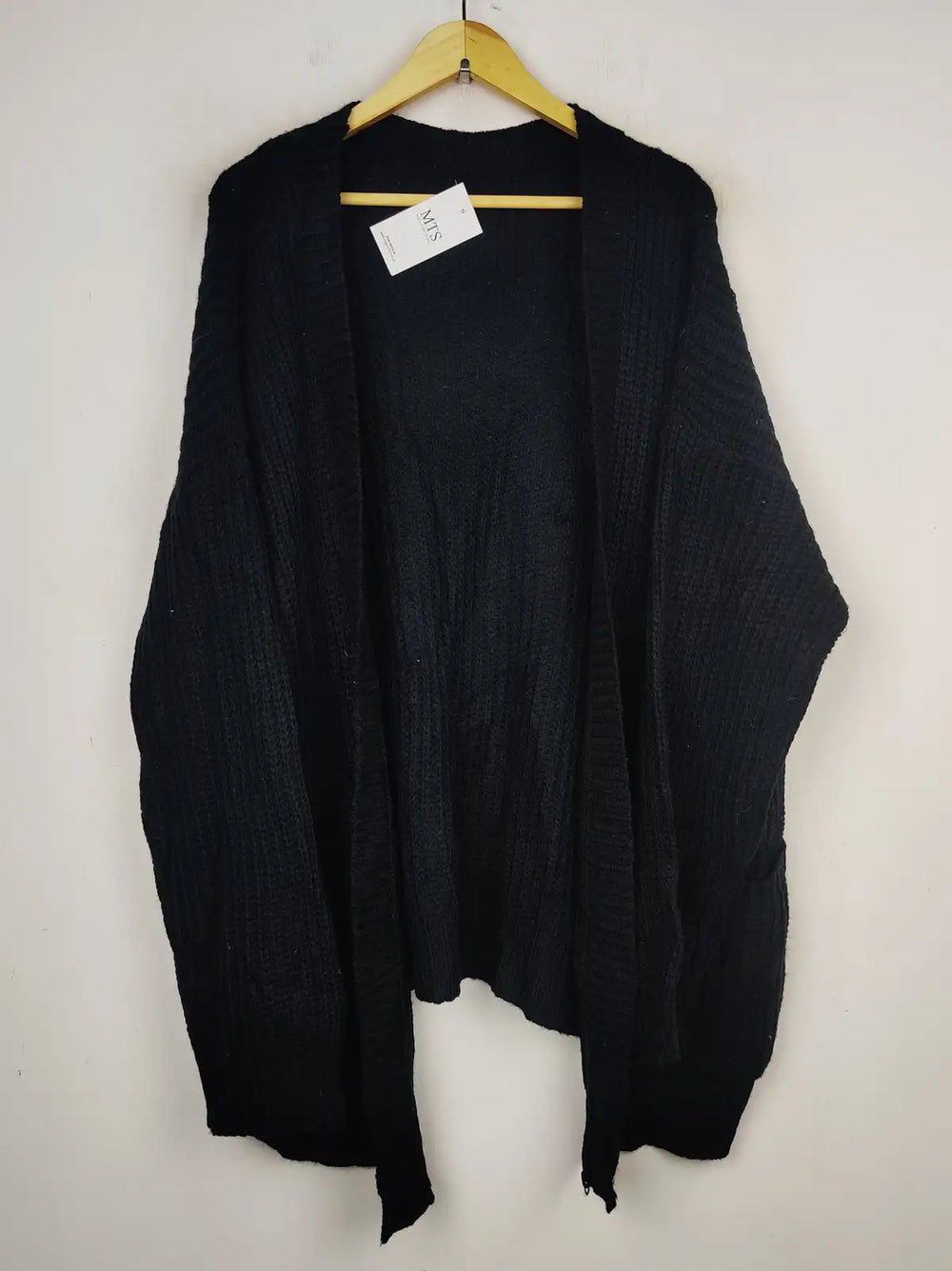 Buy online pre-used pre-loved 100% authentic & Original branded Shein (LC-4070) available in Pakistan. Top international brands avilable.