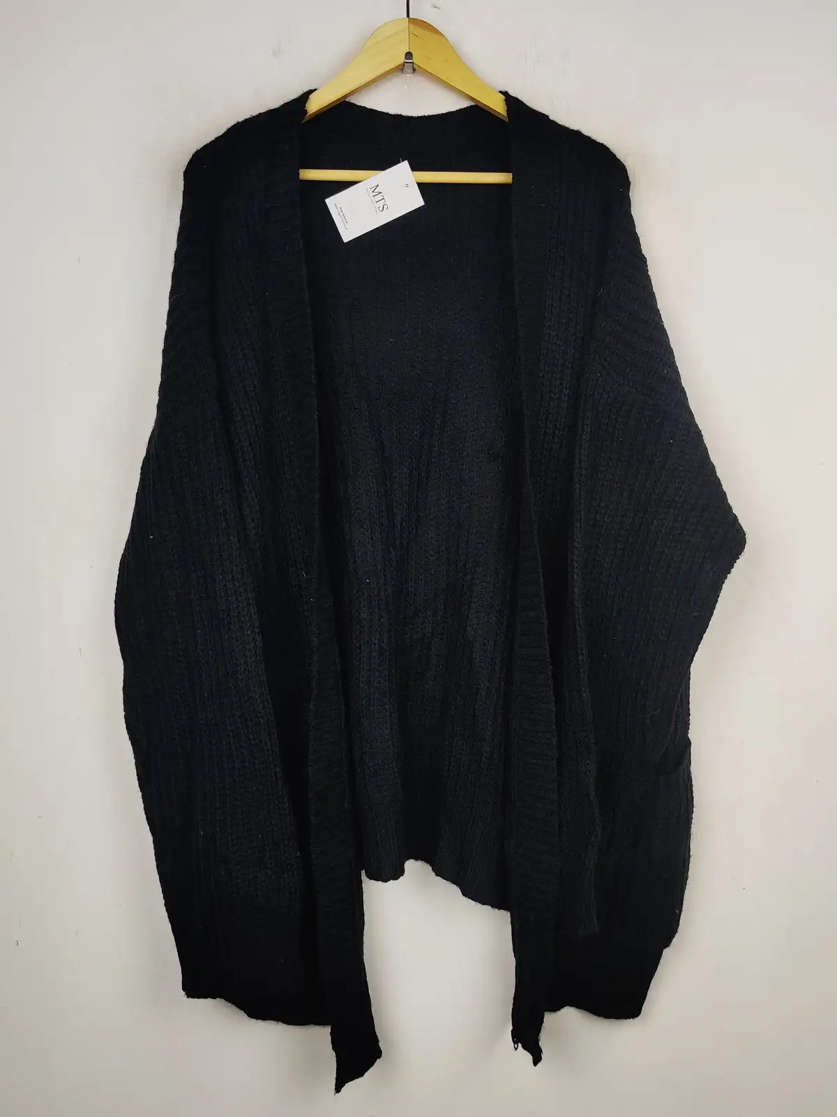 Buy online pre-used pre-loved 100% authentic & Original branded Shein (LC-4070) available in Pakistan. Top international brands avilable.