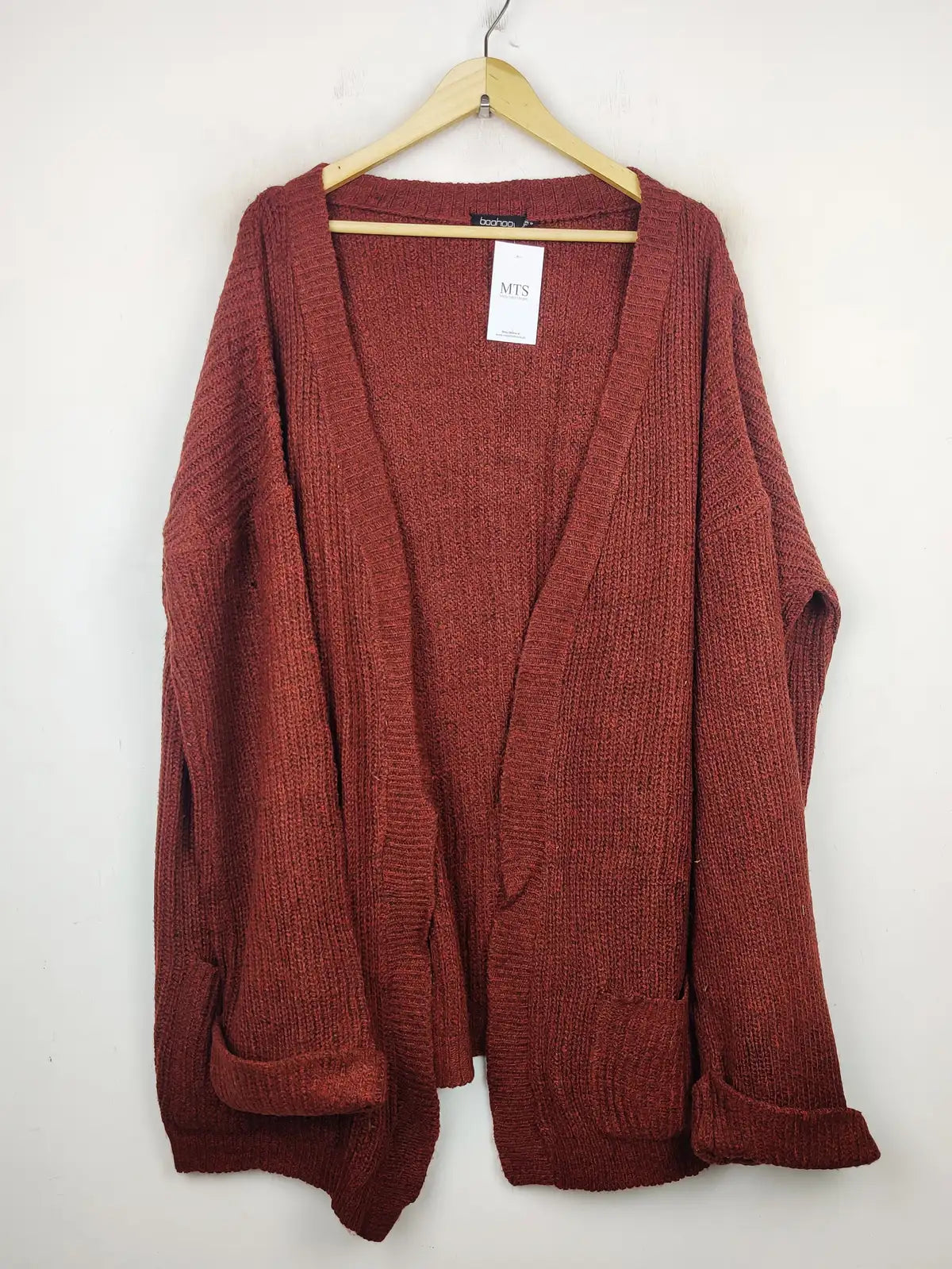 Buy online pre-used pre-loved 100% authentic & Original branded Boohoo (LC-4077) available in Pakistan. Top international brands avilable.