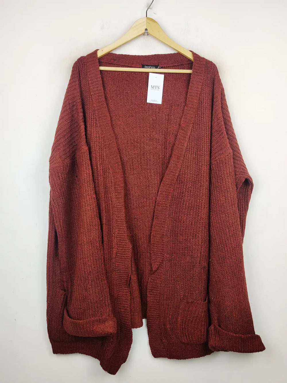 Buy online pre-used pre-loved 100% authentic & Original branded Boohoo (LC-4077) available in Pakistan. Top international brands avilable.
