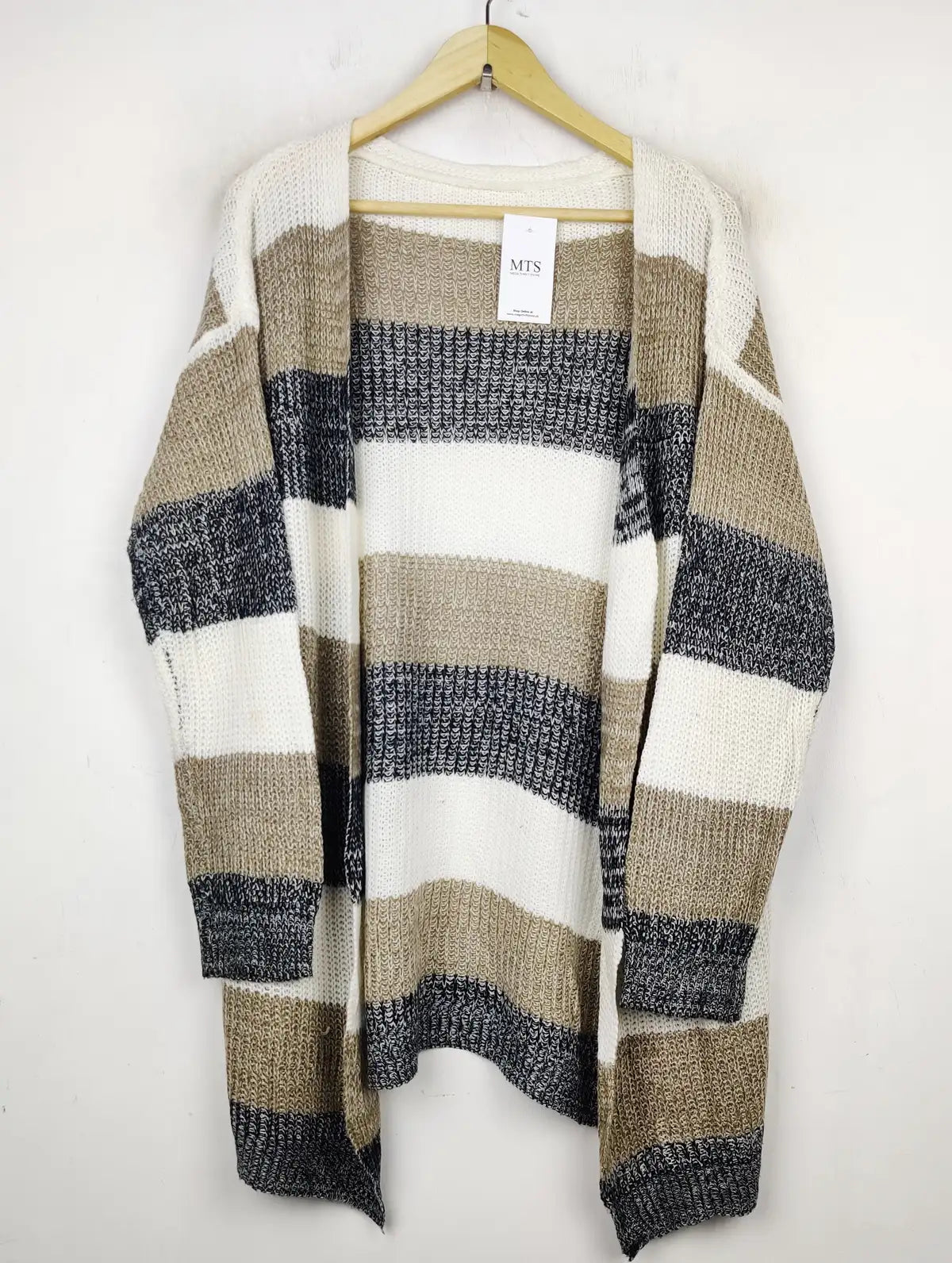 Buy online pre-used pre-loved 100% authentic & Original branded Shein (LC-4080) available in Pakistan. Top international brands avilable.