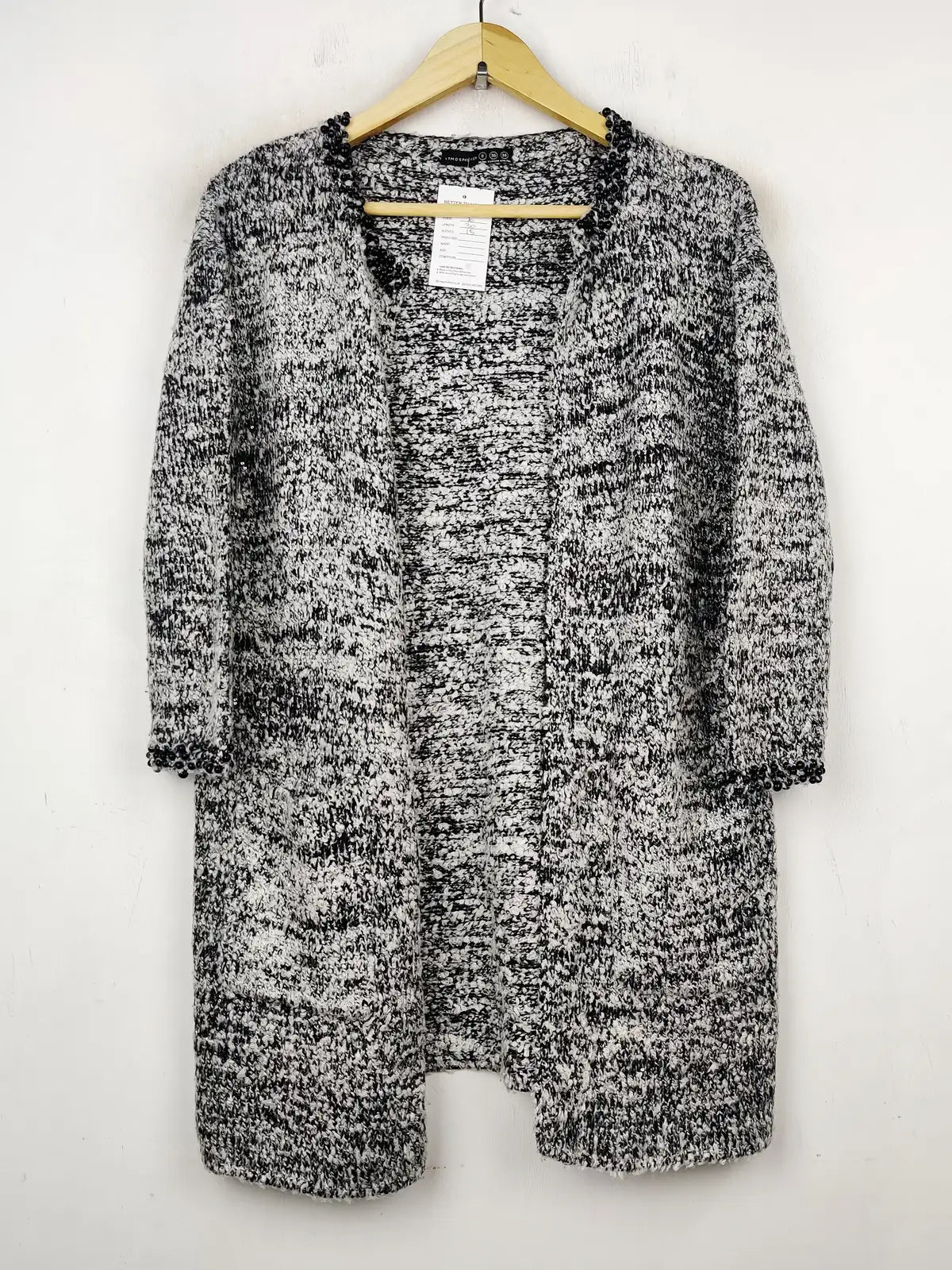 Buy online pre-used pre-loved 100% authentic & Original branded Atmosphere (LC-4089) available in Pakistan. Top international brands avilable.
