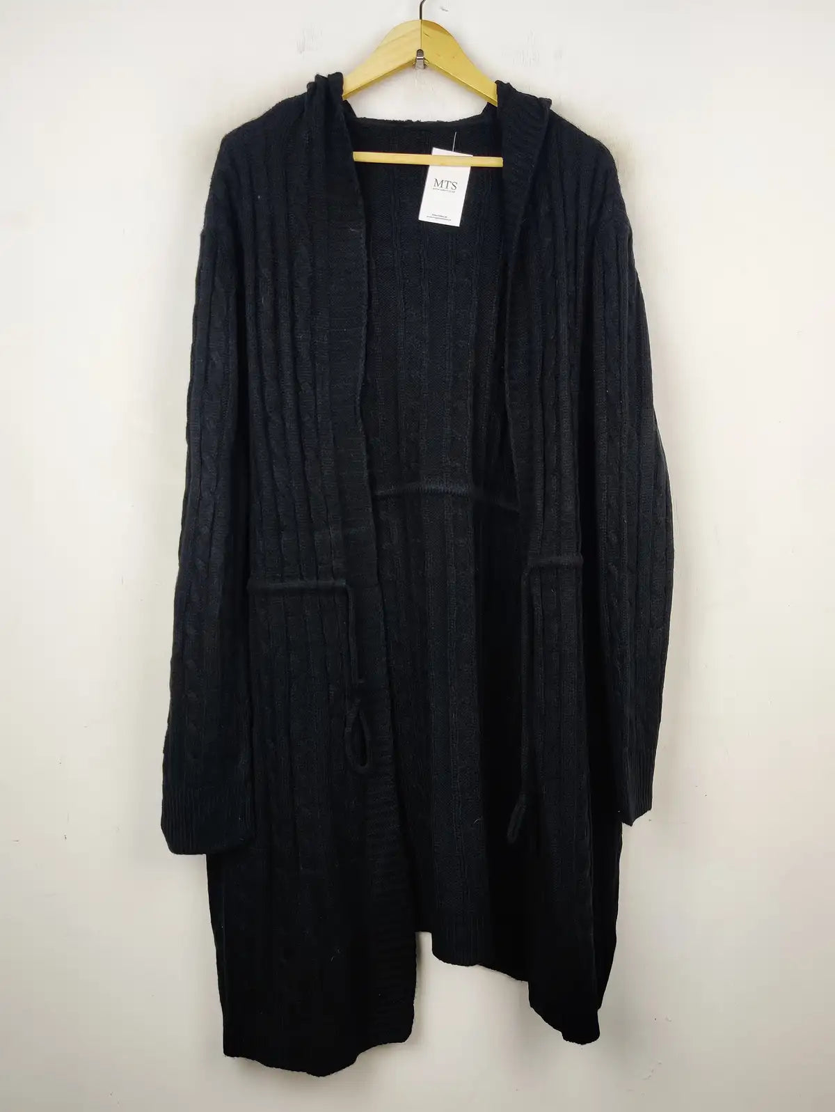 Buy online pre-used pre-loved 100% authentic & Original branded Shein (LC-4092) available in Pakistan. Top international brands avilable.