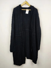 Buy online pre-used pre-loved 100% authentic & Original branded Shein (LC-4092) available in Pakistan. Top international brands avilable.