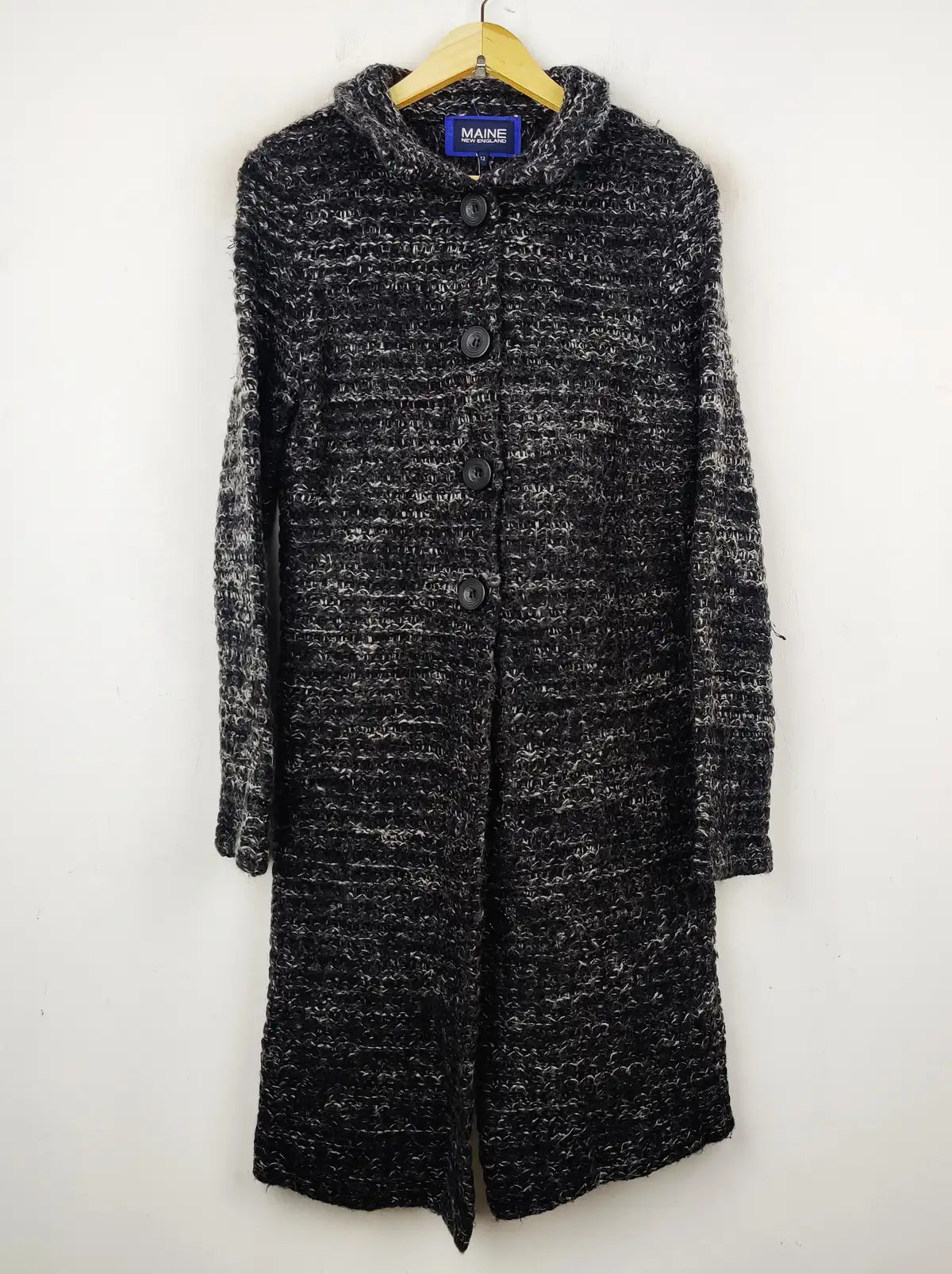 Buy online pre-used pre-loved 100% authentic & Original branded Maine (LC-4095) available in Pakistan. Top international brands avilable.