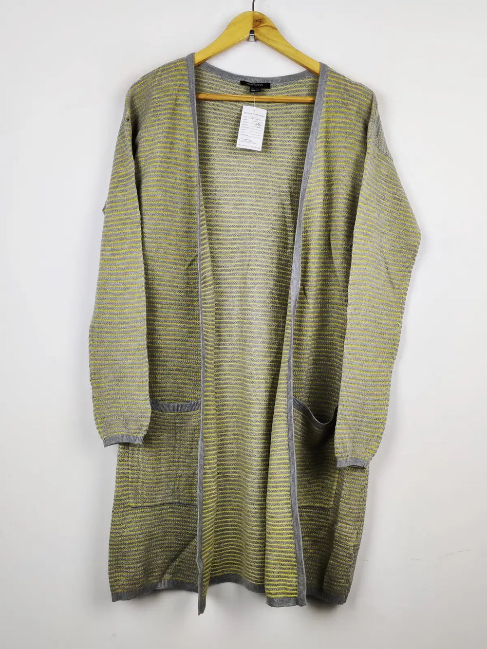 Buy online pre-used pre-loved 100% authentic & Original branded Esmara (LC-4150) available in Pakistan. Top international brands avilable.