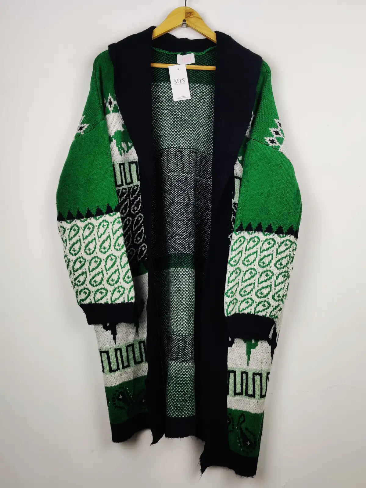 Buy online pre-used pre-loved 100% authentic & Original branded Savida (LC-4176) available in Pakistan. Top international brands avilable.