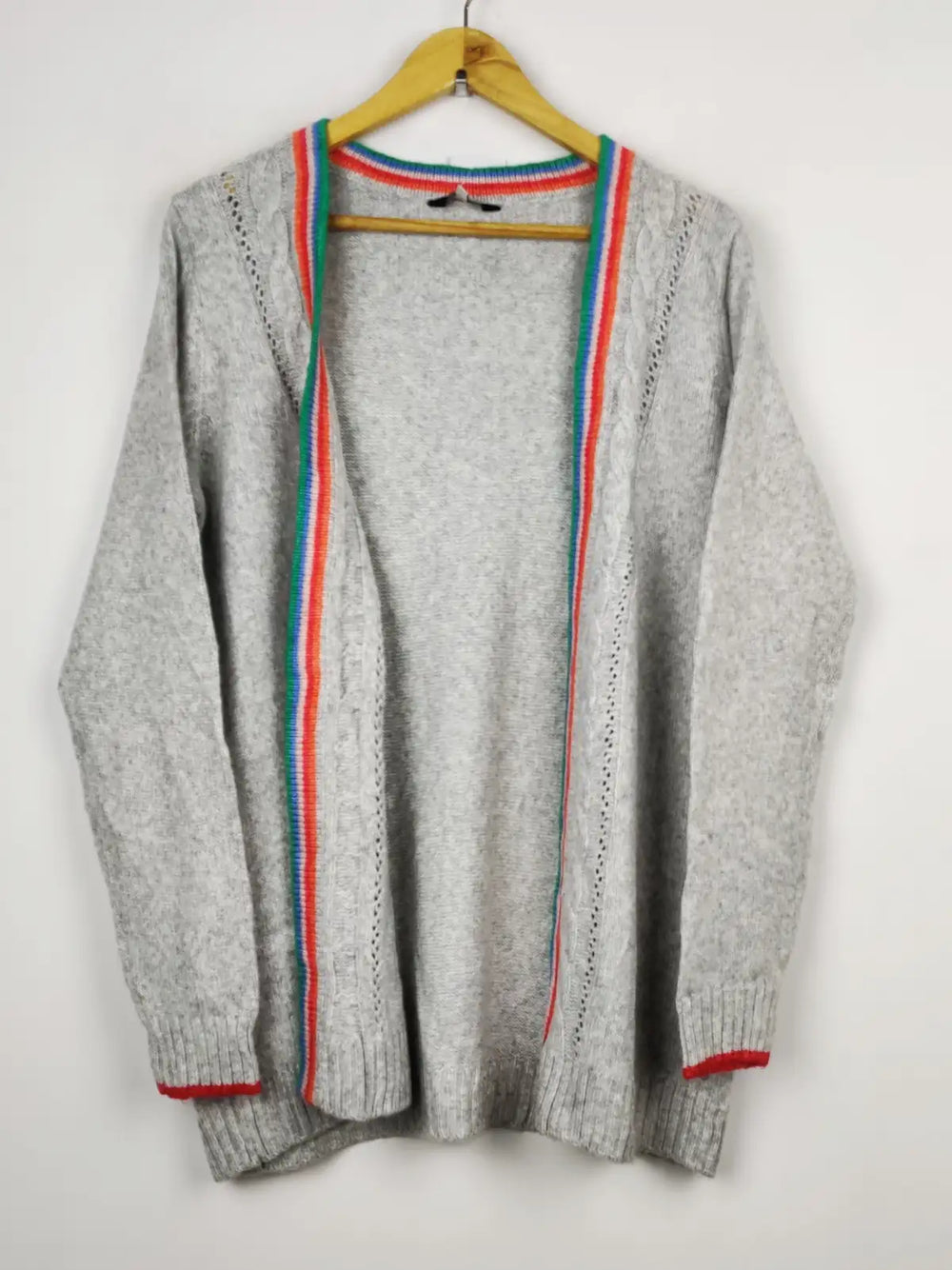 Buy online pre-used pre-loved 100% authentic & Original branded Joules (LC-4184) available in Pakistan. Top international brands avilable.