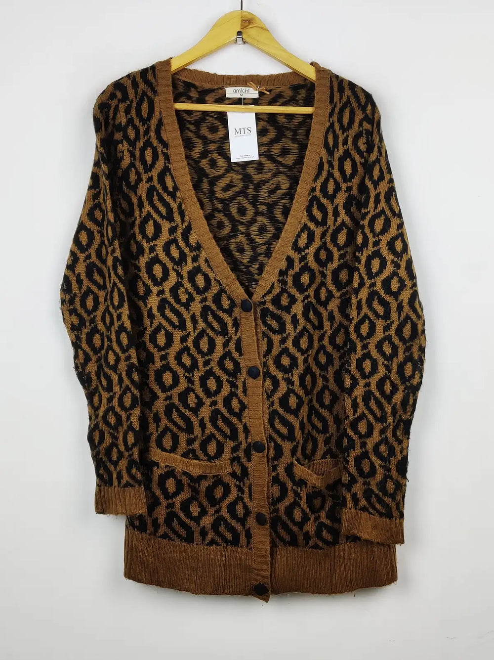 Buy online pre-used pre-loved 100% authentic & Original branded Amichi (LC-4249) available in Pakistan. Top international brands avilable.