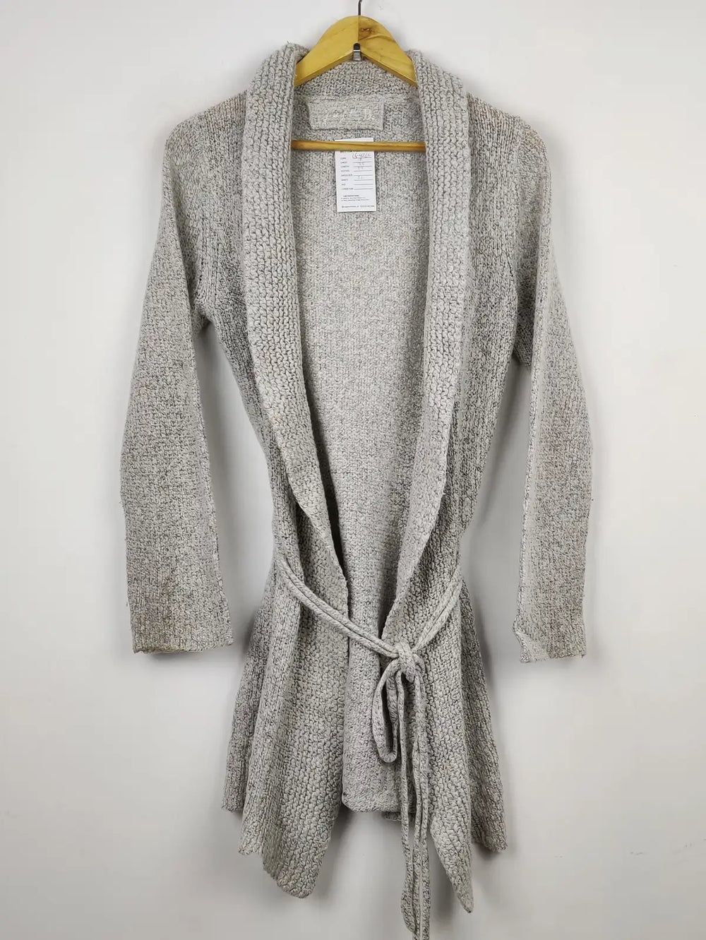 Buy online pre-used pre-loved 100% authentic & Original branded Unknown Brand (LC-4266) available in Pakistan. Top international brands avilable.