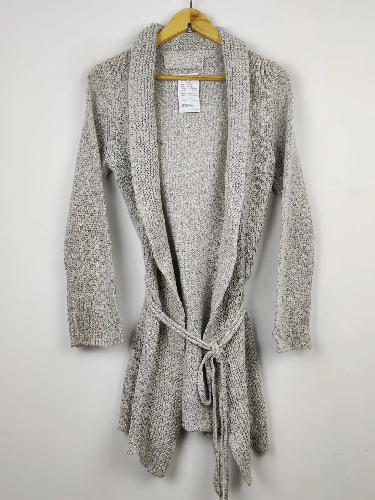 Buy online pre-used pre-loved 100% authentic & Original branded Unknown Brand (LC-4266) available in Pakistan. Top international brands avilable.