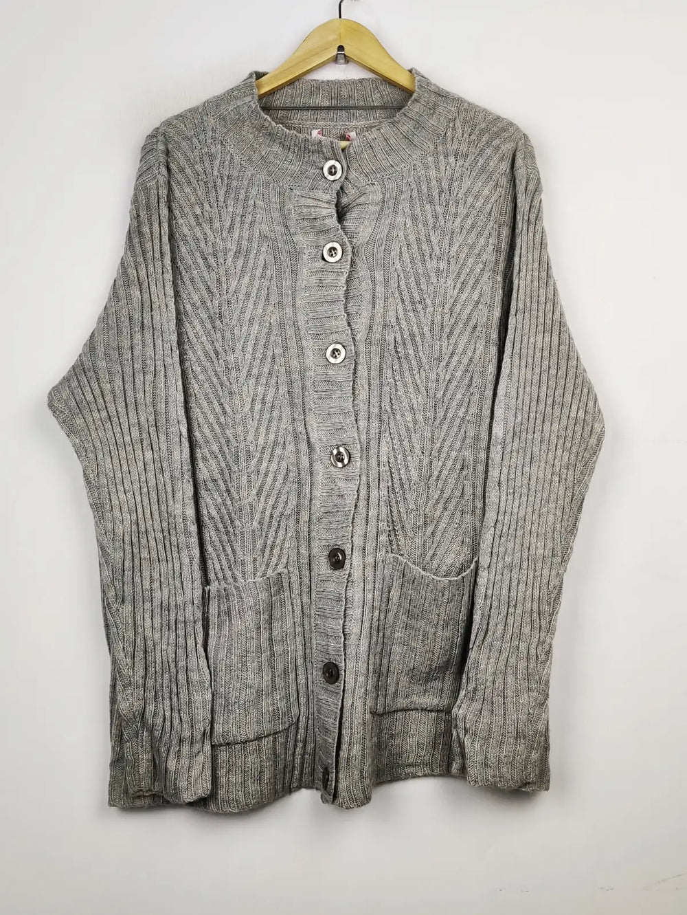 Buy online pre-used pre-loved 100% authentic & Original branded Unknown Brand (LC-4493) available in Pakistan. Top international brands avilable.