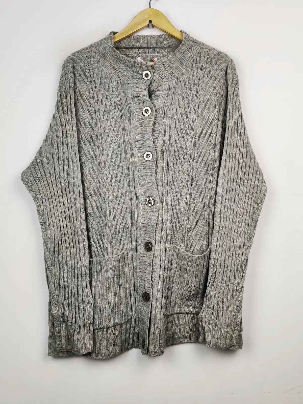 Buy online pre-used pre-loved 100% authentic & Original branded Unknown Brand (LC-4493) available in Pakistan. Top international brands avilable.