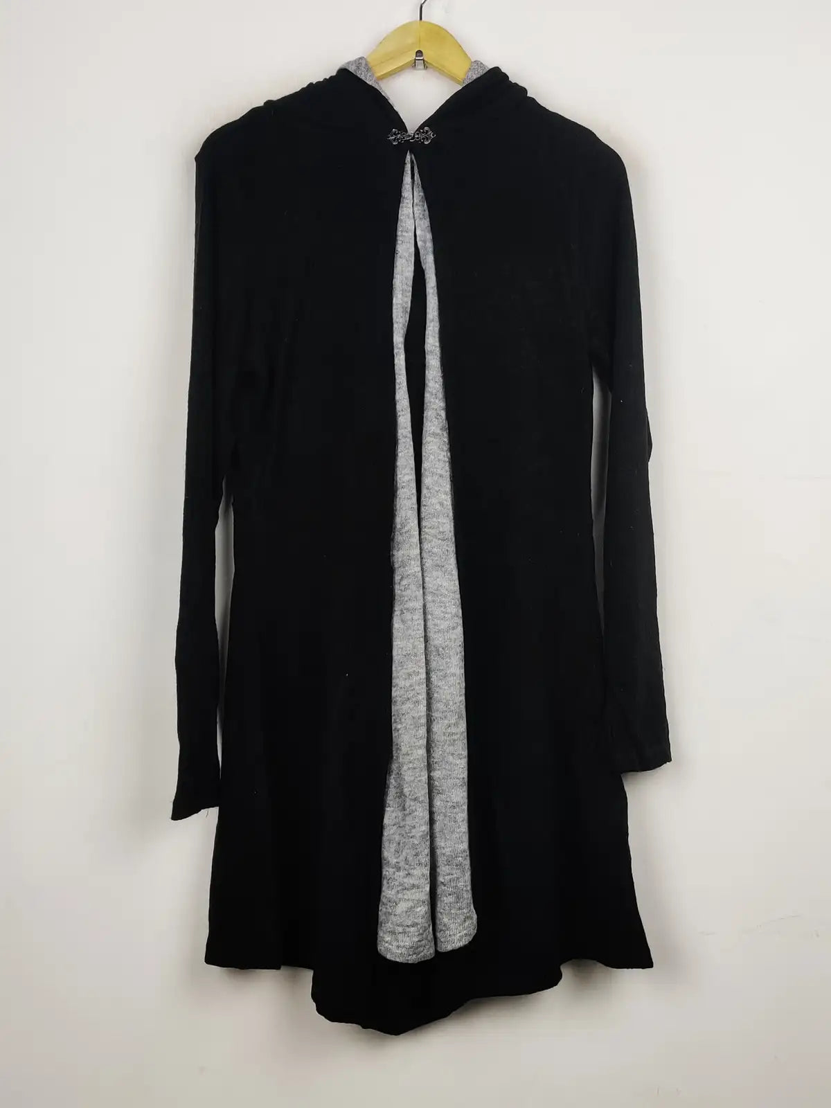 Buy online pre-used pre-loved 100% authentic & Original branded Joe Browns (LC-4646) available in Pakistan. Top international brands avilable.