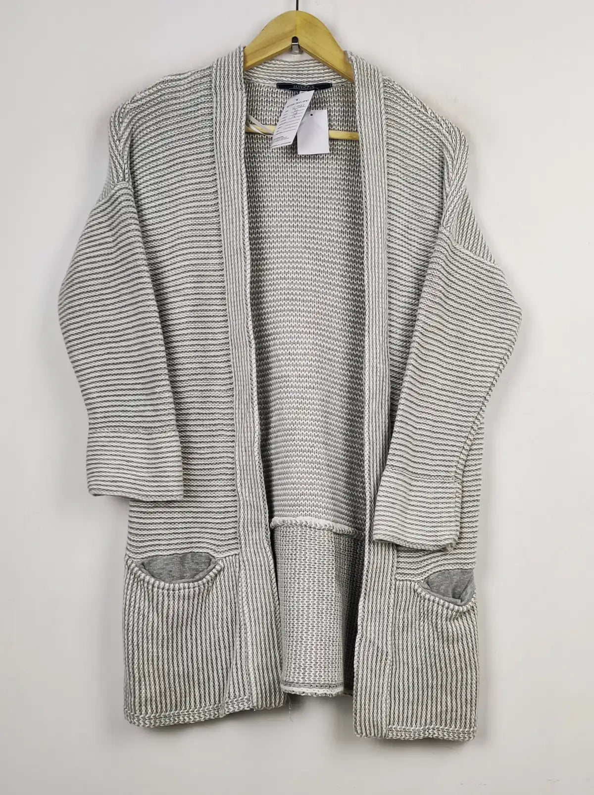 Buy online pre-used pre-loved 100% authentic & Original branded Joules (LC-4663) available in Pakistan. Top international brands avilable.