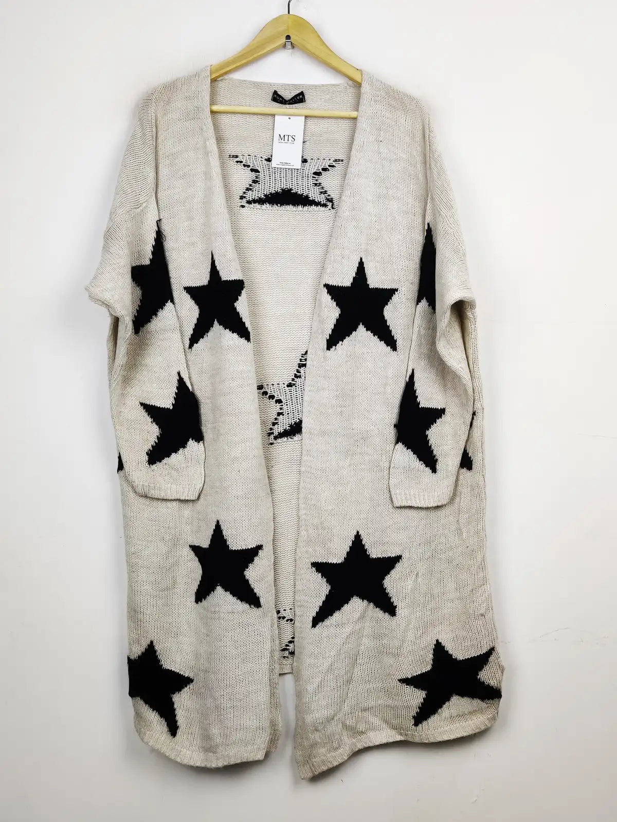 Buy online pre-used pre-loved 100% authentic & Original branded Kurt Muller (LC-4714) available in Pakistan. Top international brands avilable.