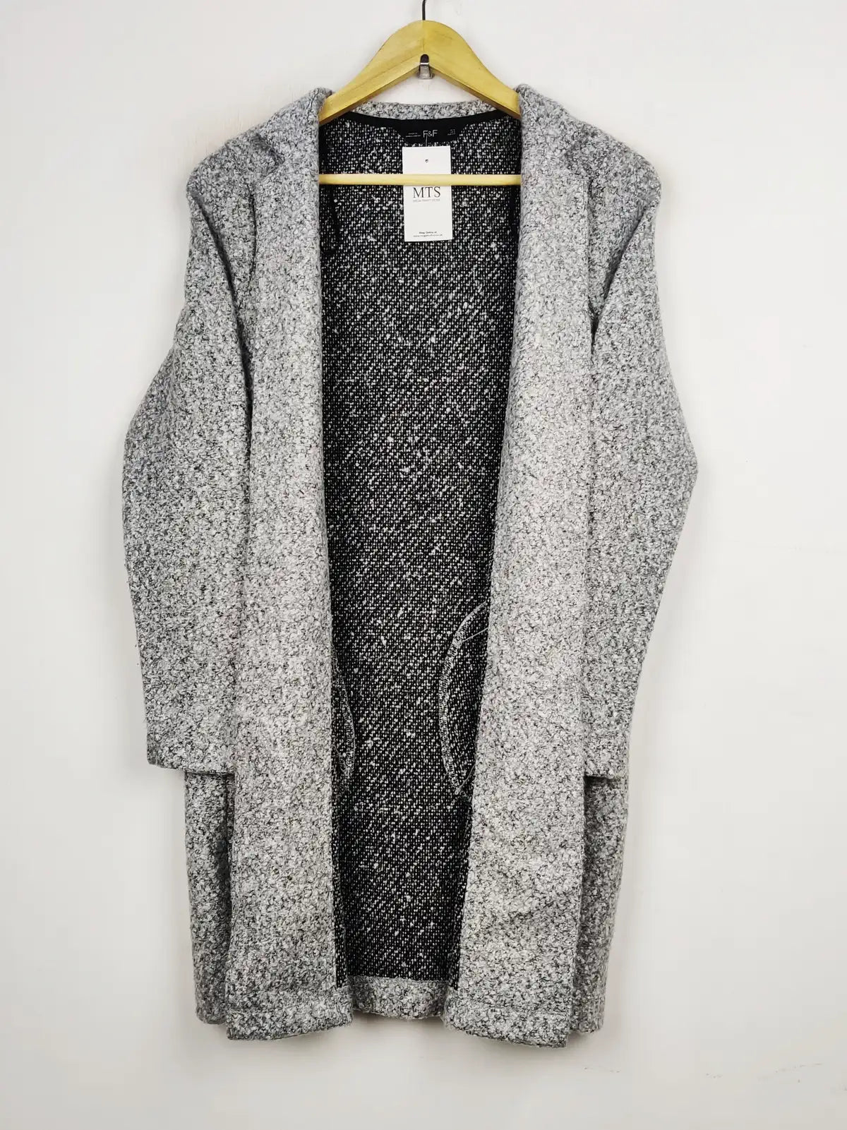 Buy online pre-used pre-loved 100% authentic & Original branded F&F (LC-4732) available in Pakistan. Top international brands avilable.