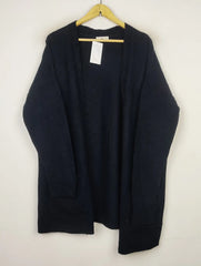 Buy online pre-used pre-loved 100% authentic & Original branded F&F (LC-4757) available in Pakistan. Top international brands avilable.