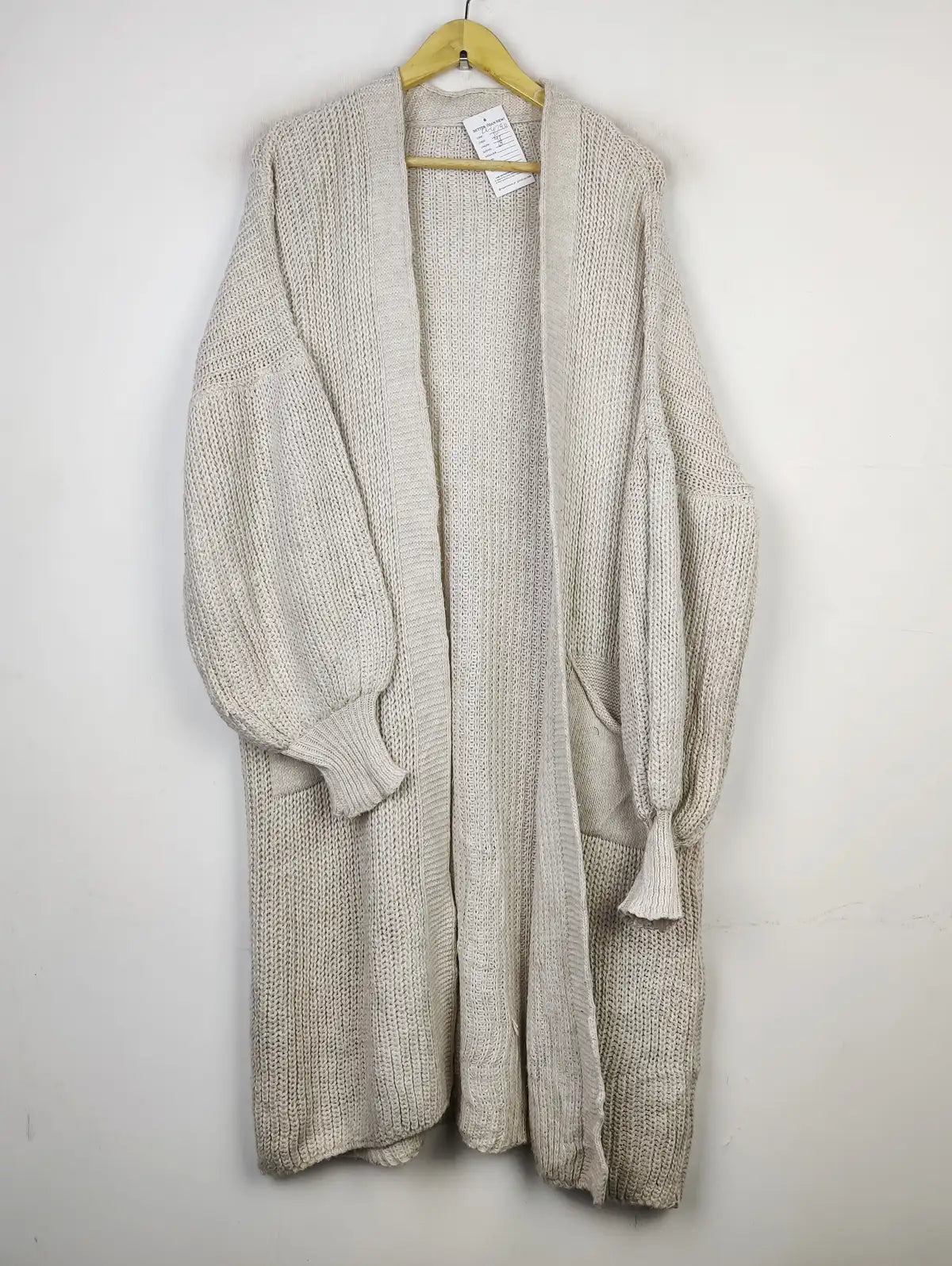 Buy online pre-used pre-loved 100% authentic & Original branded Unknown Brand (LC-4790) available in Pakistan. Top international brands avilable.