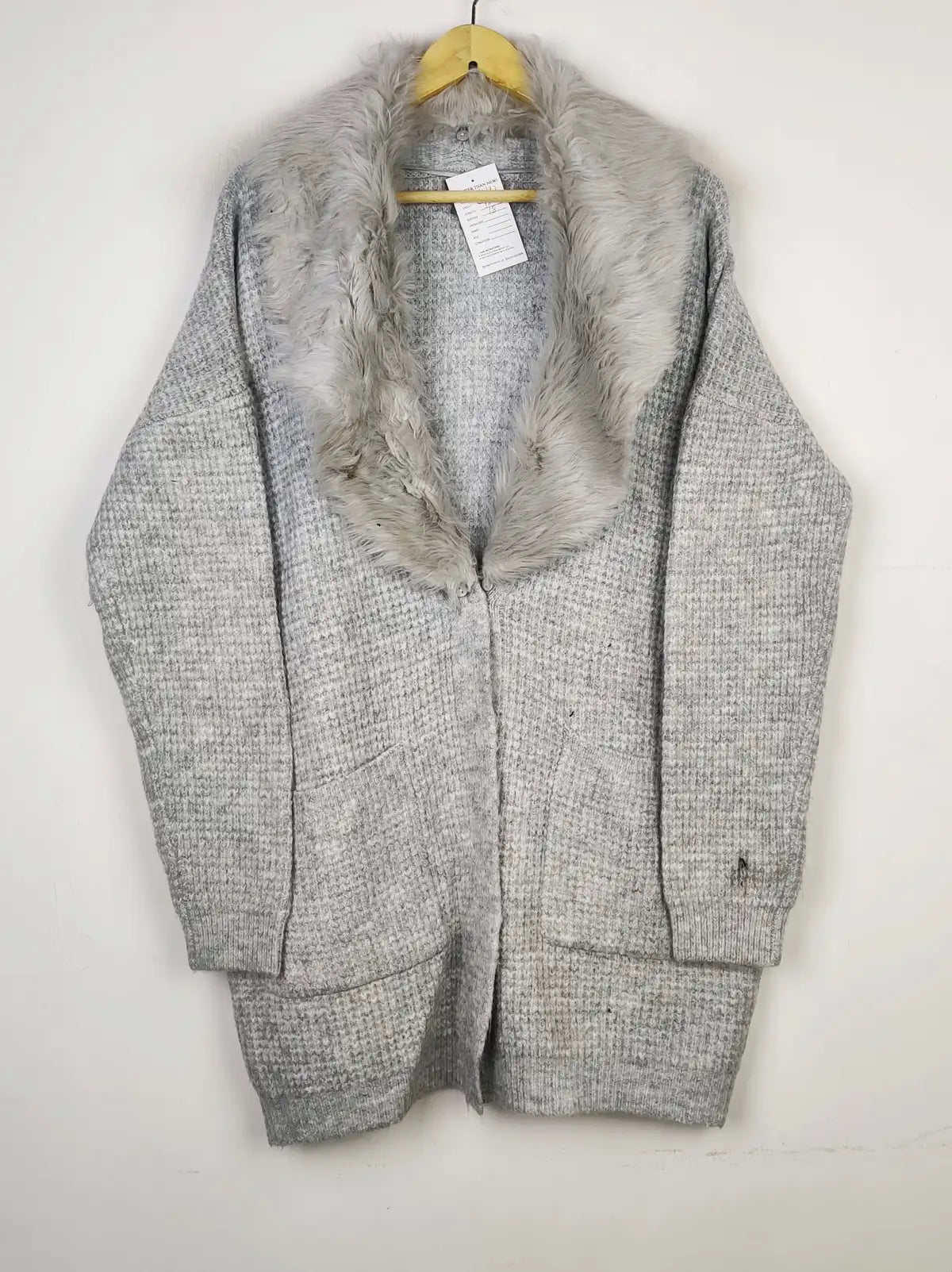 Buy online pre-used pre-loved 100% authentic & Original branded Primark (LC-4792) available in Pakistan. Top international brands avilable.