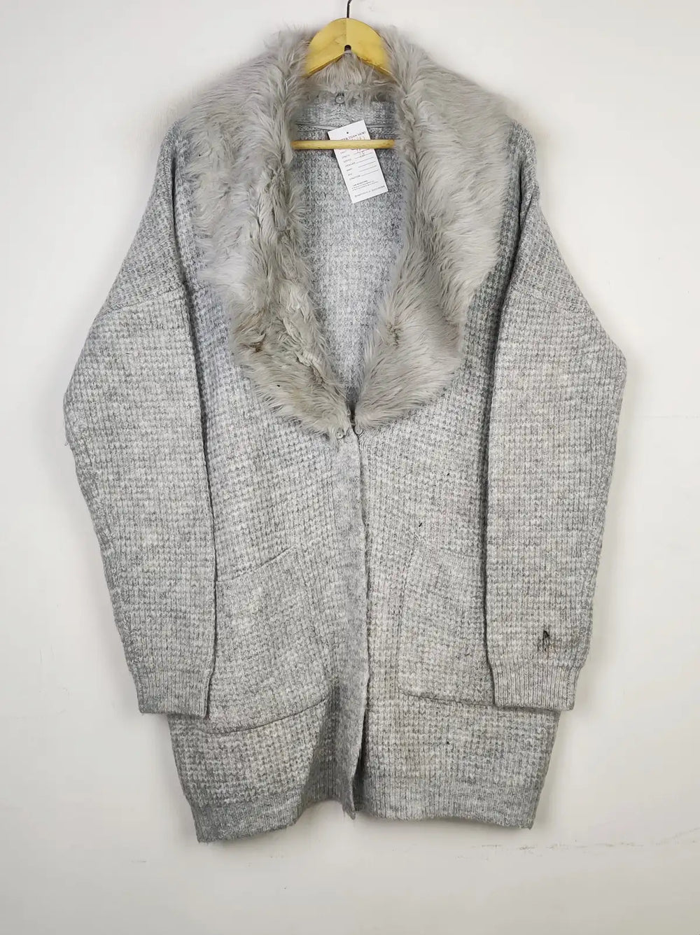 Buy online pre-used pre-loved 100% authentic & Original branded Primark (LC-4792) available in Pakistan. Top international brands avilable.