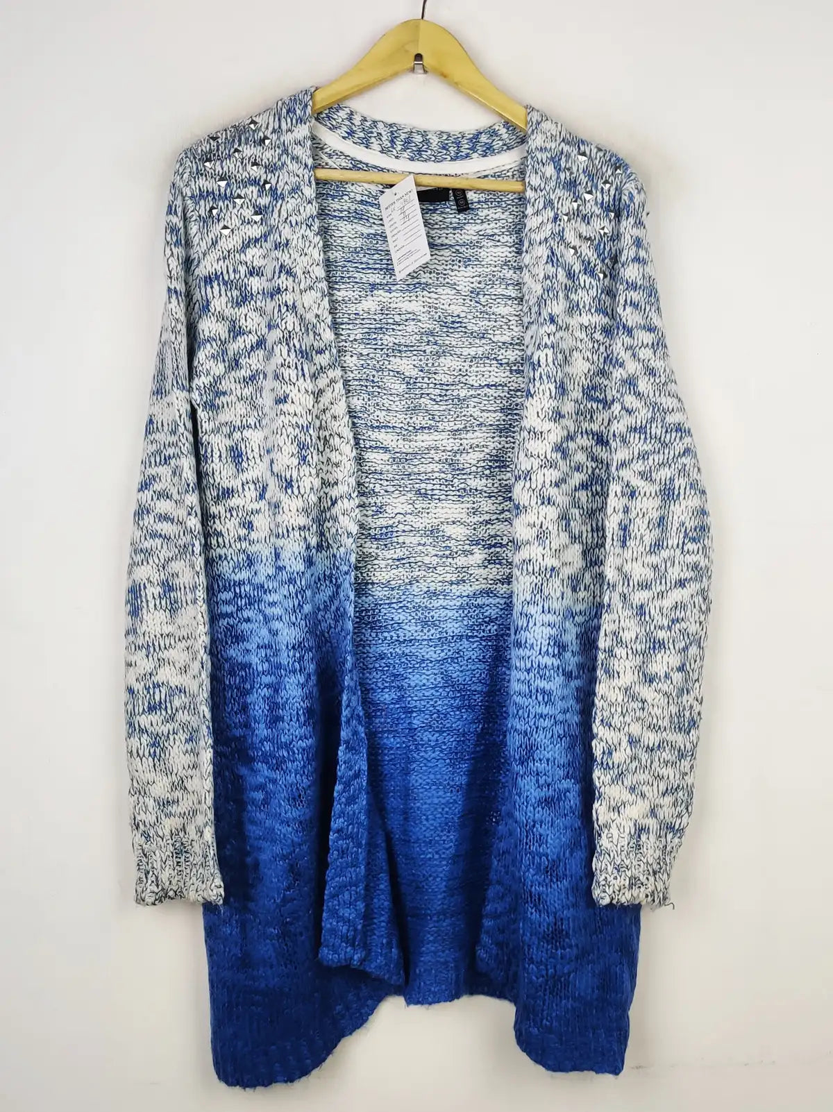 Buy online pre-used pre-loved 100% authentic & Original branded Atmosphere (LC-4803) available in Pakistan. Top international brands avilable.