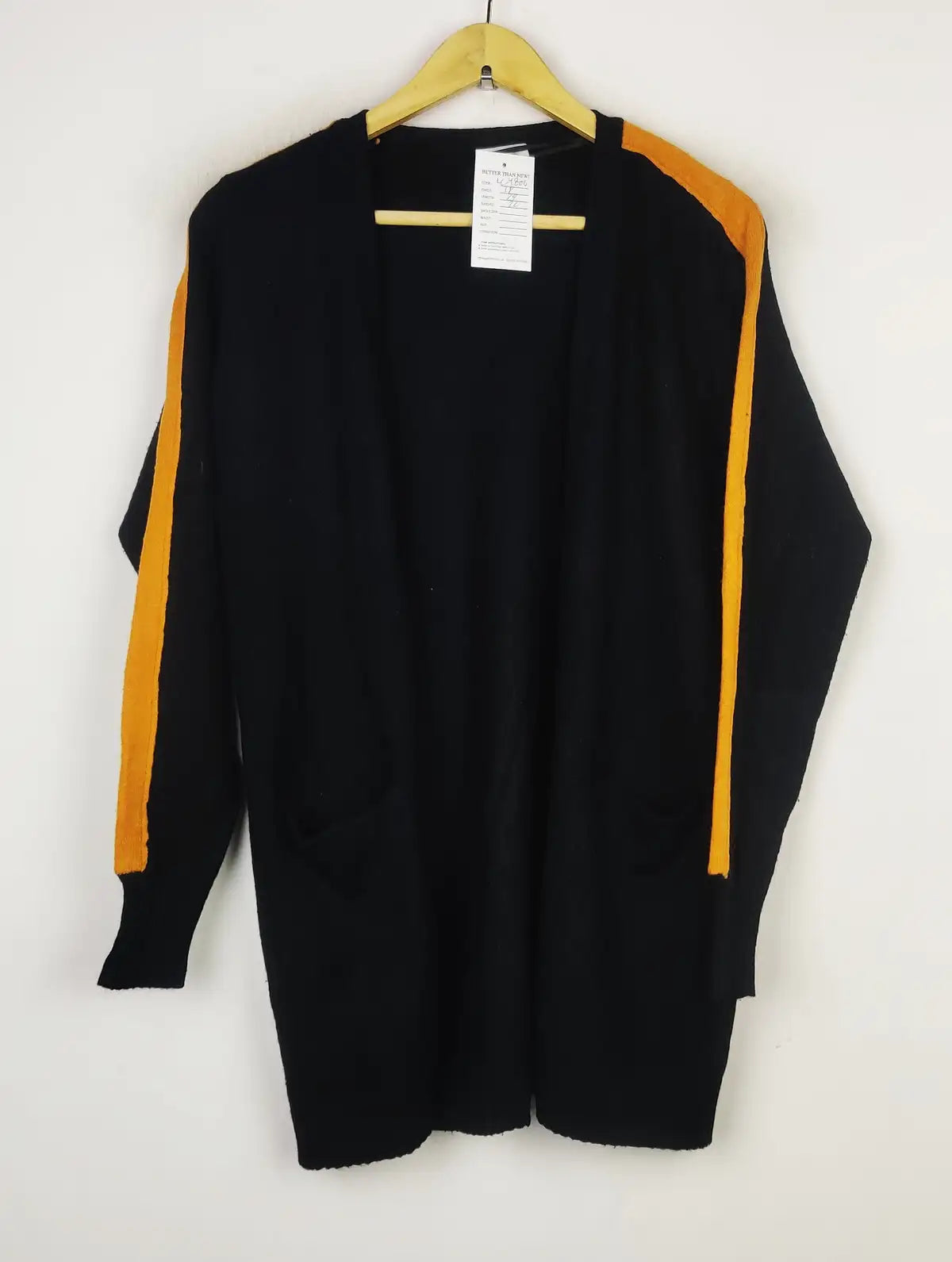 Buy online pre-used pre-loved 100% authentic & Original branded Vila (LC-4806) available in Pakistan. Top international brands avilable.