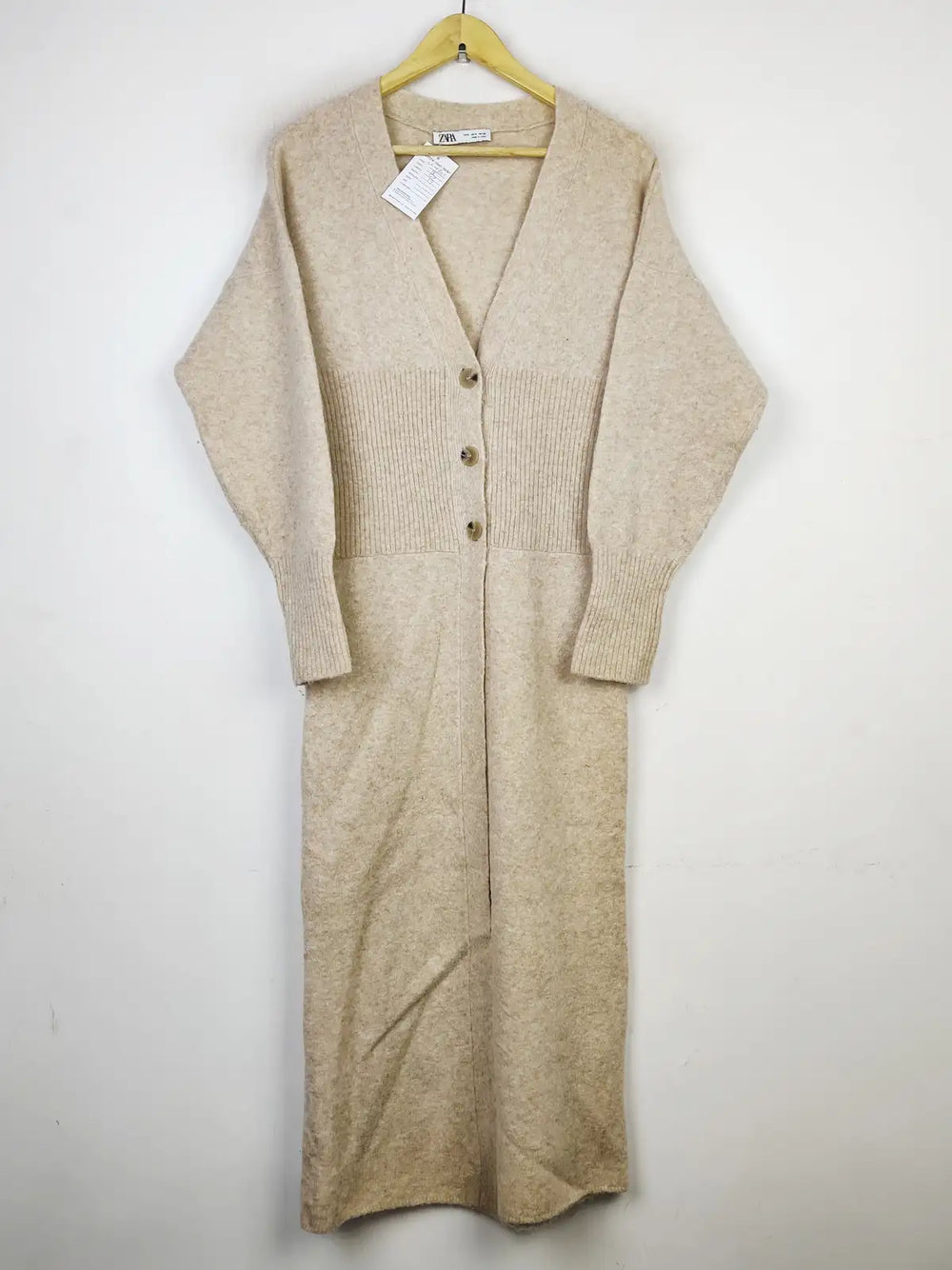 Buy online pre-used pre-loved 100% authentic & Original branded Zara (LC-4809) available in Pakistan. Top international brands avilable.