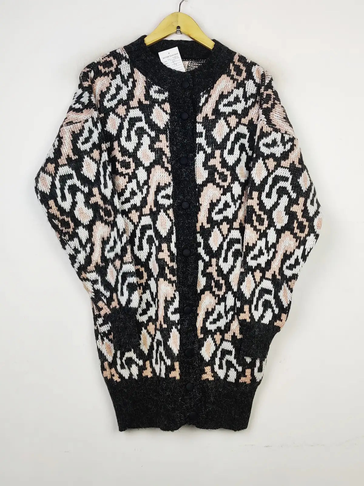 Buy online pre-used pre-loved 100% authentic & Original branded Hi Style (LC-4812) available in Pakistan. Top international brands avilable.