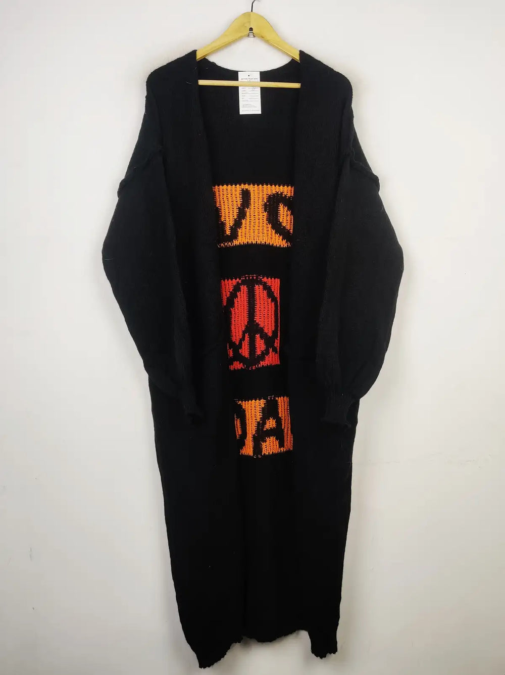 Buy online pre-used pre-loved 100% authentic & Original branded Unknown Brand (LC-4817) available in Pakistan. Top international brands avilable.