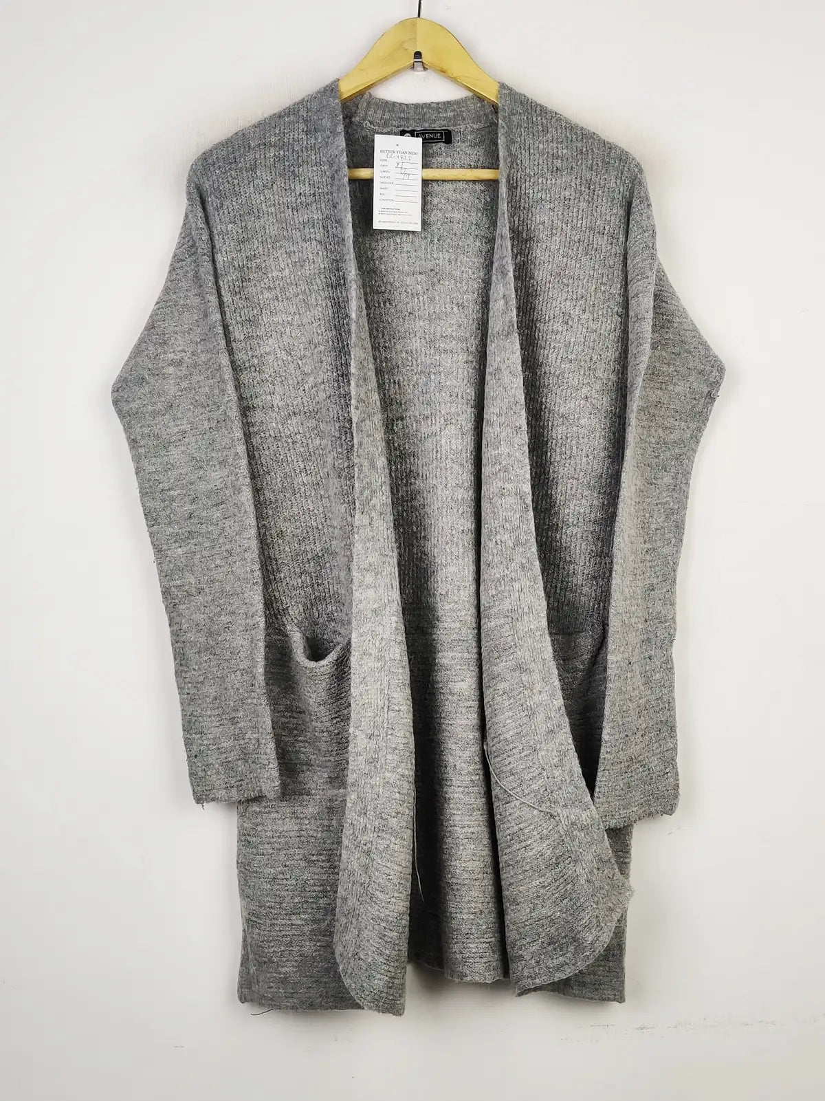 Buy online pre-used pre-loved 100% authentic & Original branded Avenue (LC-4823) available in Pakistan. Top international brands avilable.