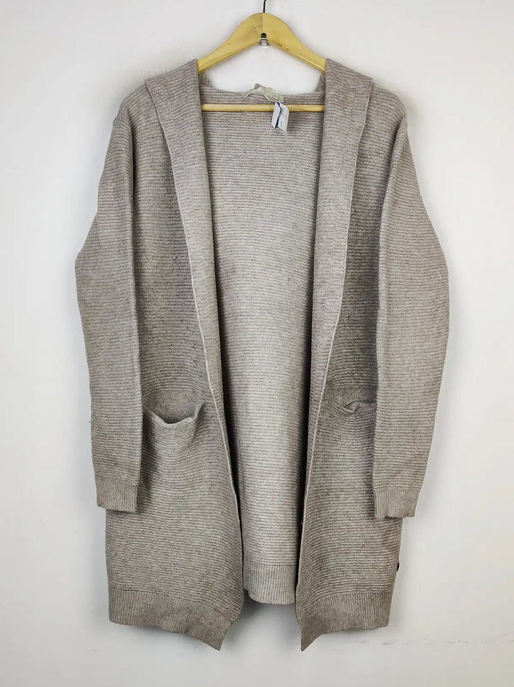 Buy online pre-used pre-loved 100% authentic & Original branded Unknown Brand (LC-4829) available in Pakistan. Top international brands avilable.